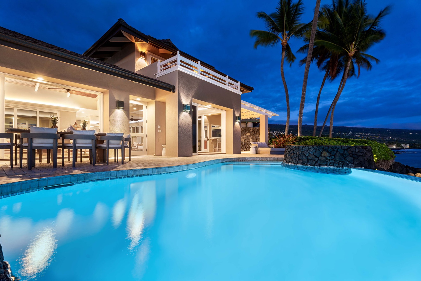 Kailua Kona Vacation Rentals, Ali'i Point #9 - Whether you plan to exercise or lounge around this is the place to be!