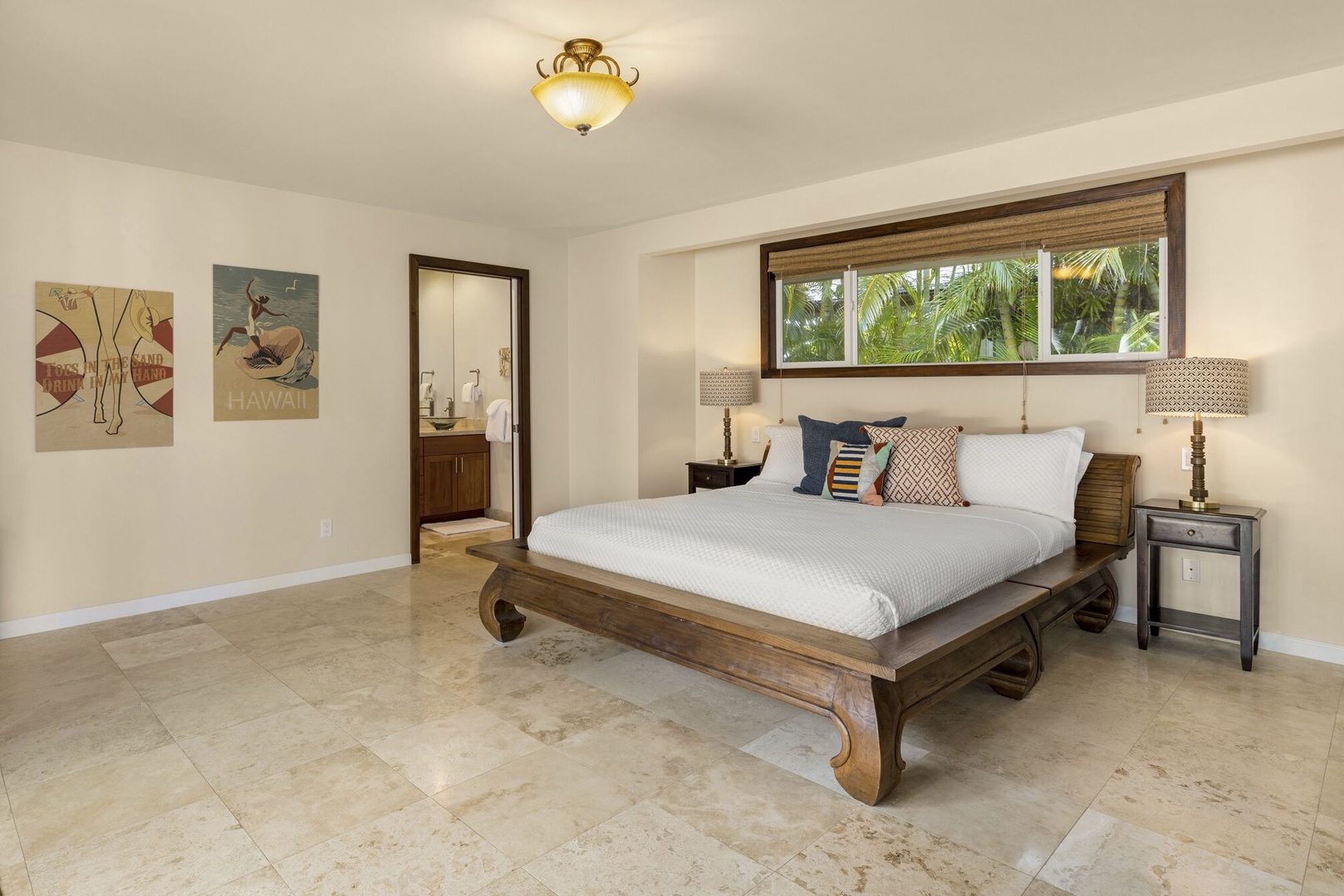 Honolulu Vacation Rentals, Kahala Breeze - Second primary bedroom.