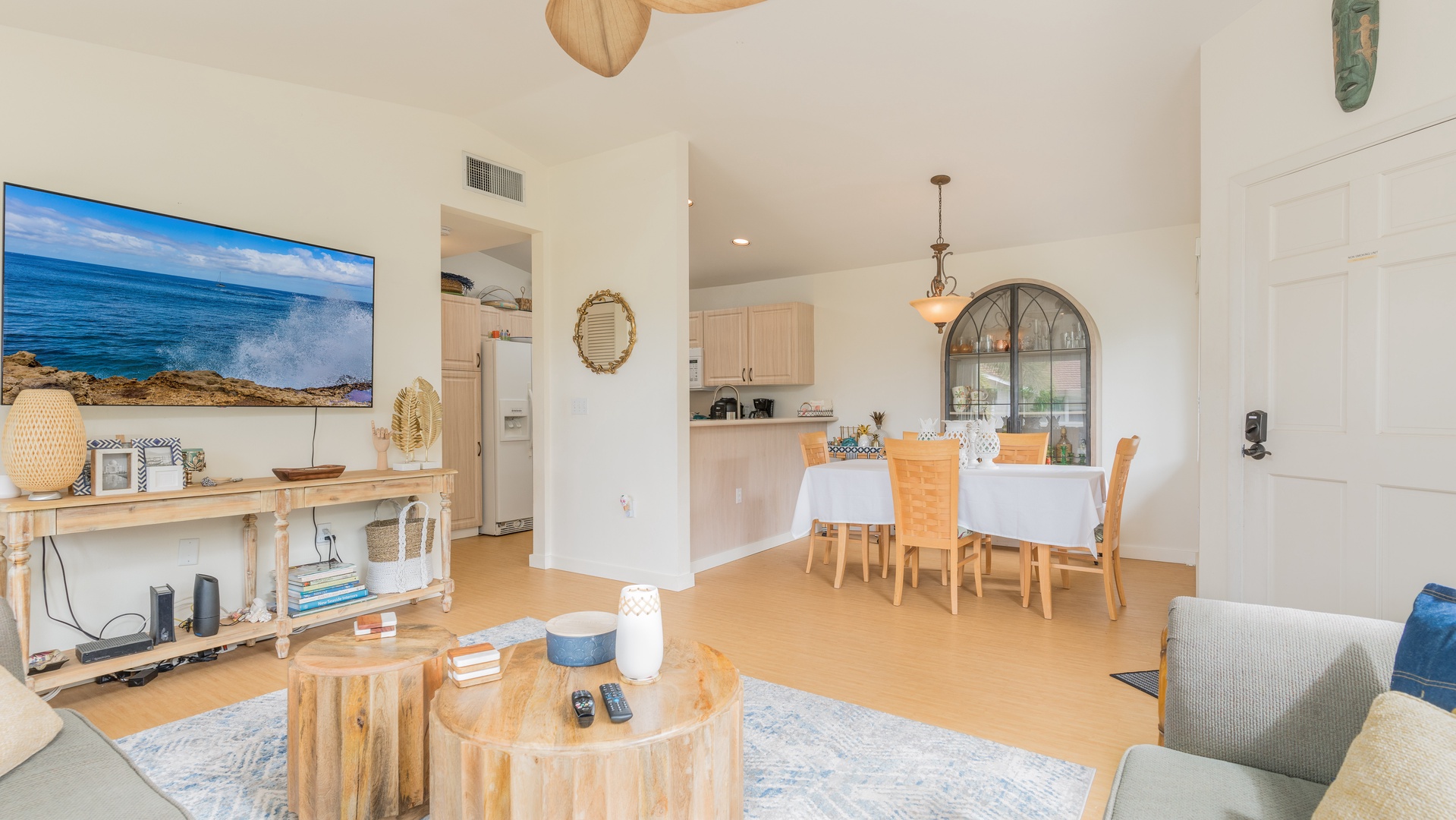 Kapolei Vacation Rentals, Fairways at Ko Olina 4A - Expansive space includes kitchen, dining and living areas.