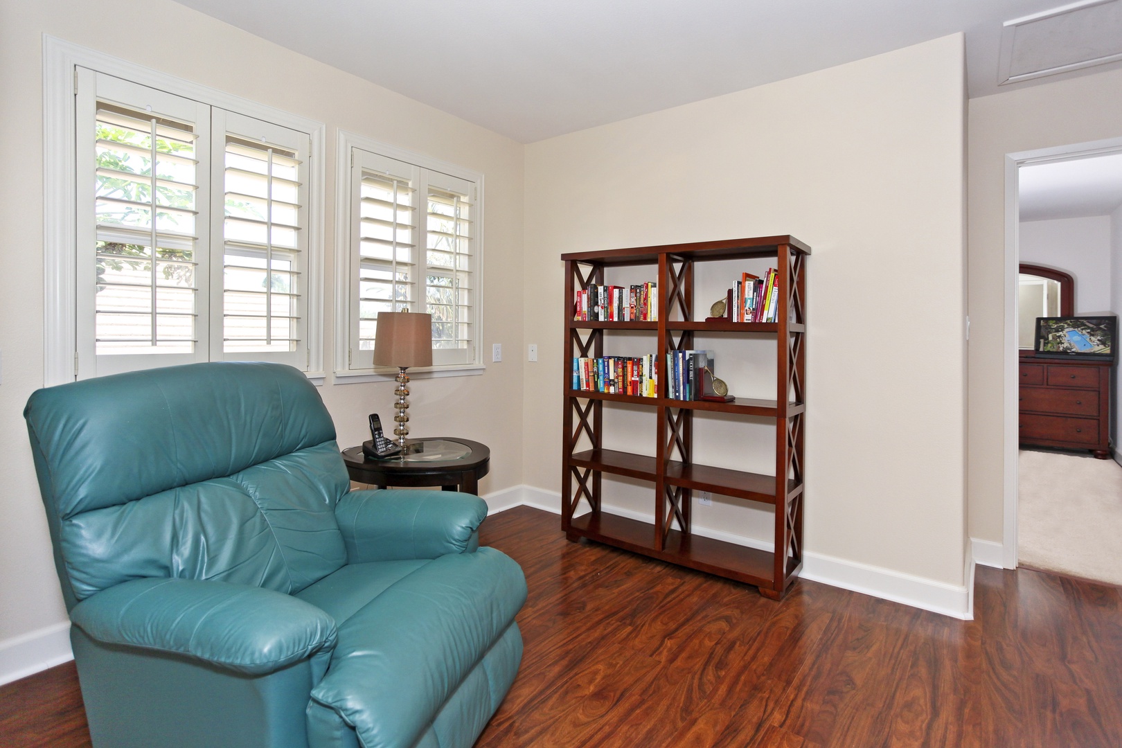 Kapolei Vacation Rentals, Ko Olina Kai Estate #20 - Sink in to the plush furnishings with your favorite book.