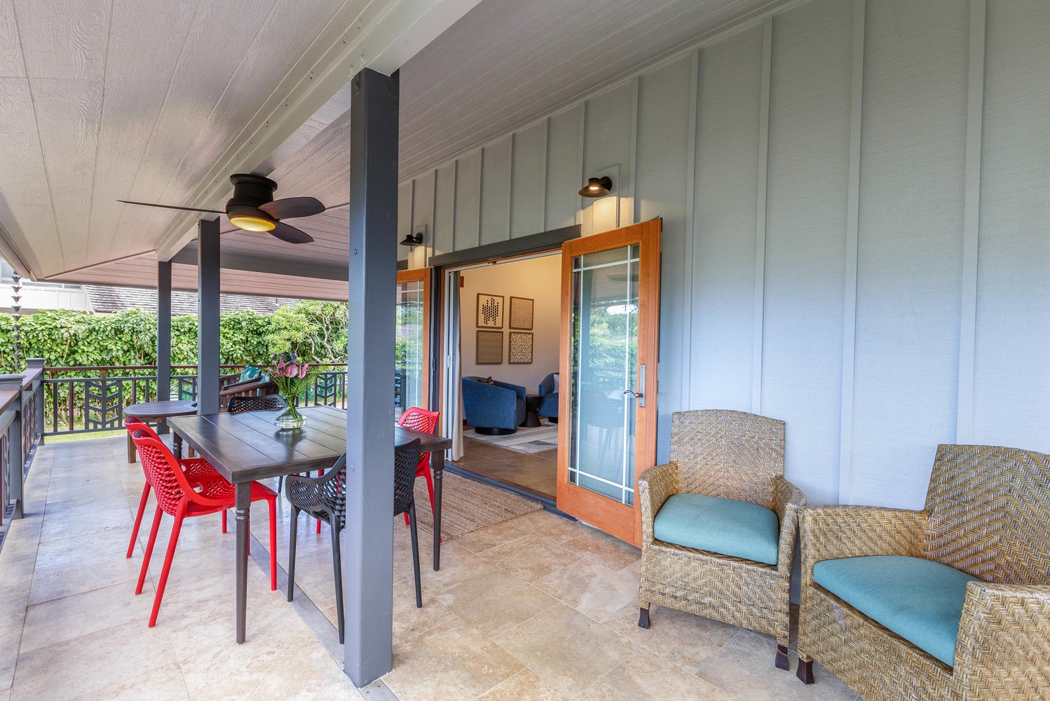 Princeville Vacation Rentals, Makana Lei - Covered lanai with places to dine and relax