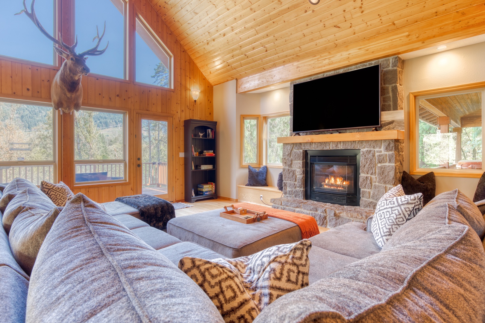 Sandy Vacation Rentals, Iron Mountain - Relax in this great space
