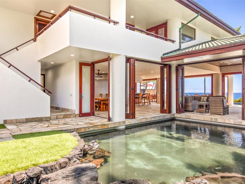 Kailua Kona Vacation Rentals, Blue Water - Breezeway from the entrance to the bedrooms on the second floor