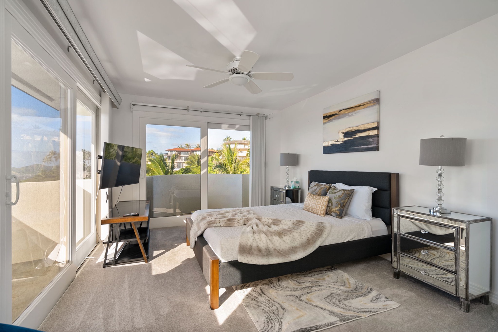 Honolulu Vacation Rentals, Hawaii Ridge Getaway - Bright and airy guest bedroom with glass sliders leading to private lanai.