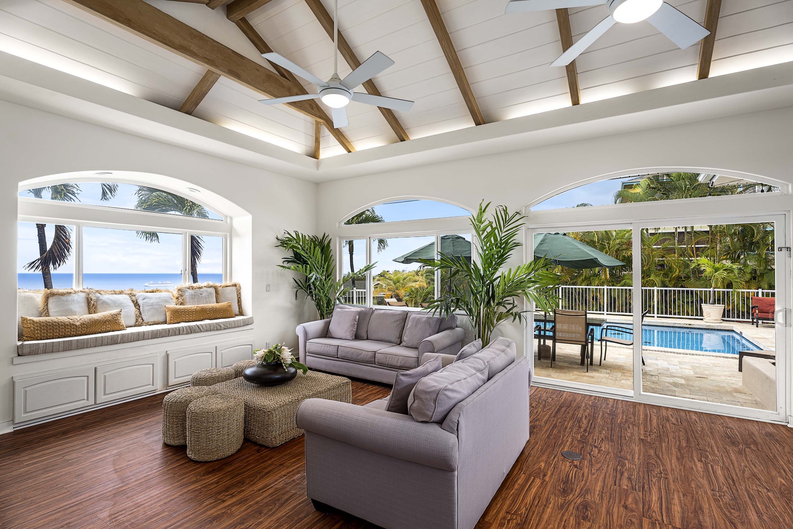 Kailua-Kona Vacation Rentals, Honu Hale - Sleeper sofa equipped for additional sleeping