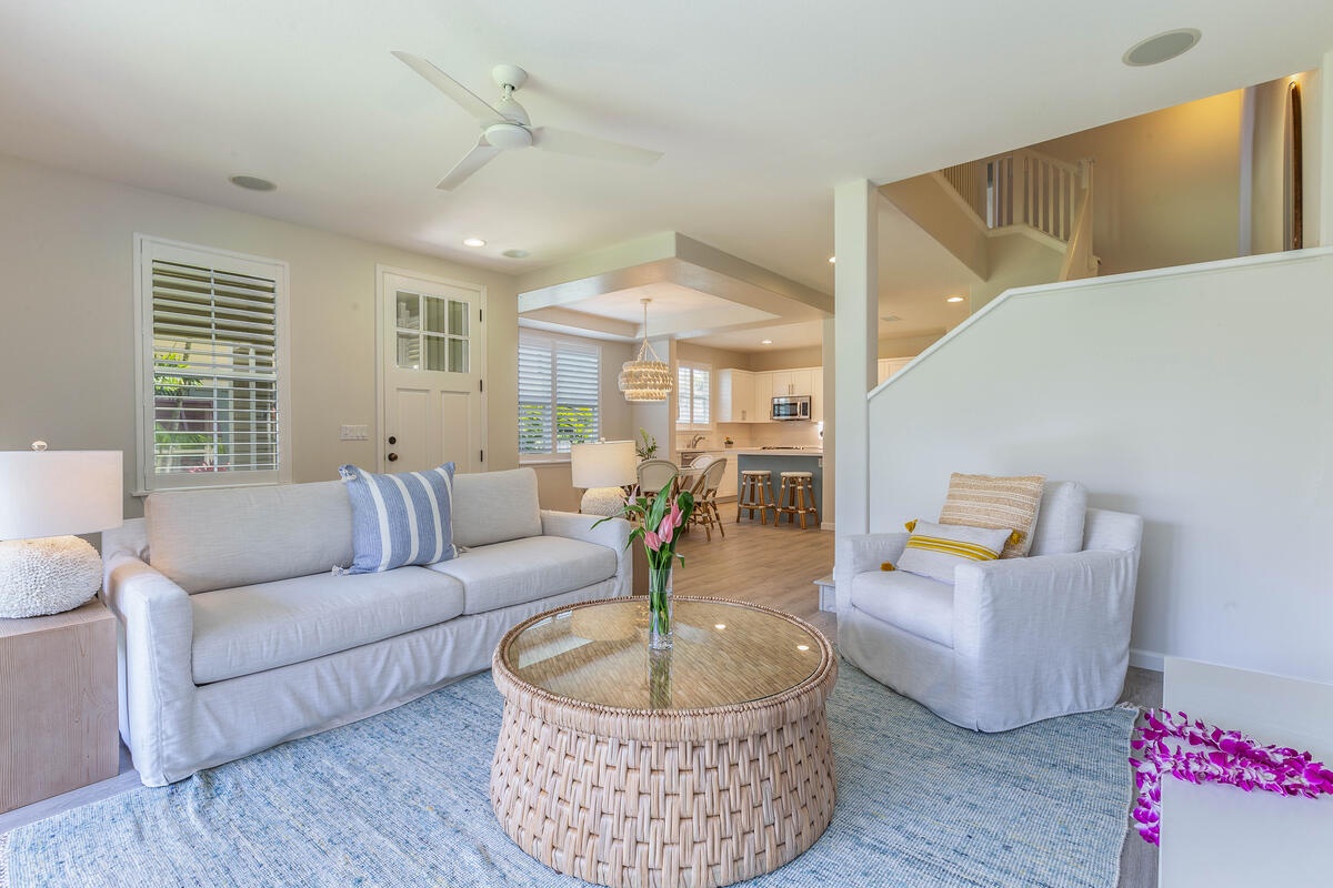 Princeville Vacation Rentals, Leilani Villa - Open-concept living, dining, and kitchen