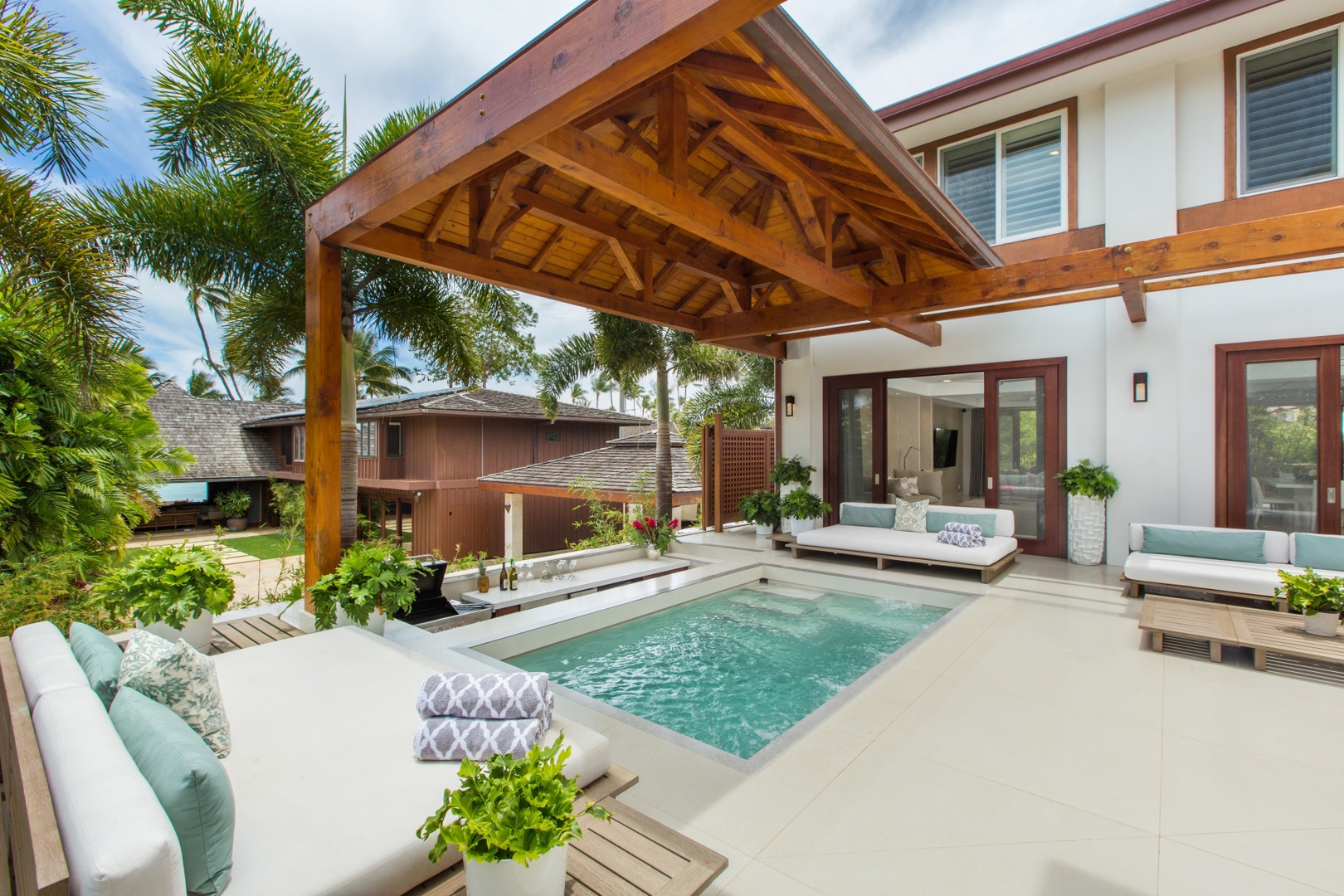 Honolulu Vacation Rentals, Diamond Head Villa* - Heated pool with shaded pavilion and sun loungers—your tropical retreat starts here.