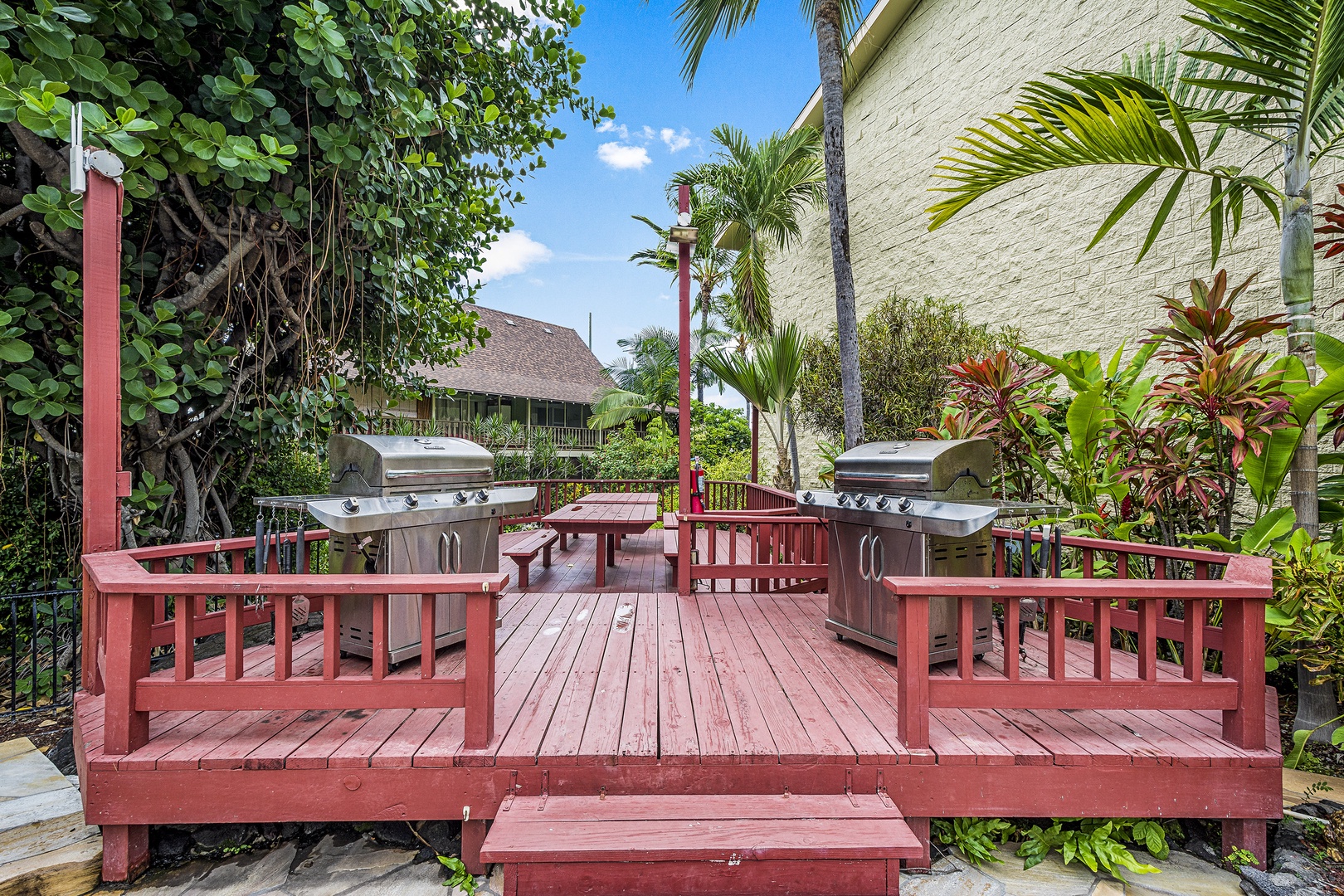 Kailua Kona Vacation Rentals, Kalanikai 306 - Shared outdoor kitchen