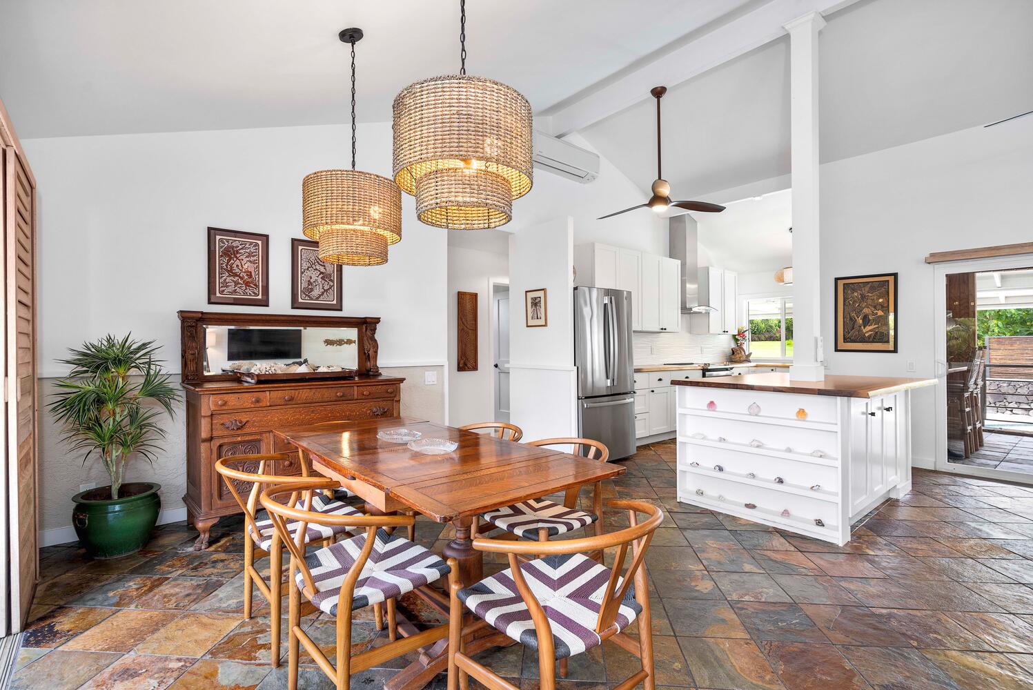 Kailua Kona Vacation Rentals, Manukai Hale - The rustic charm of the dining area with table for six right off the kitchen island.