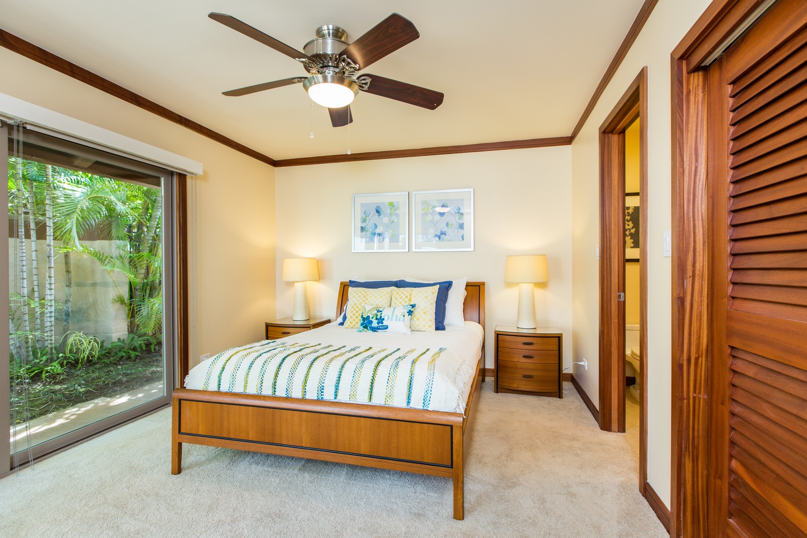 Honolulu Vacation Rentals, Kahala Mini Resort (5BR) - The downstairs suite opens to garden green, an easy retreat from the busy floors above.