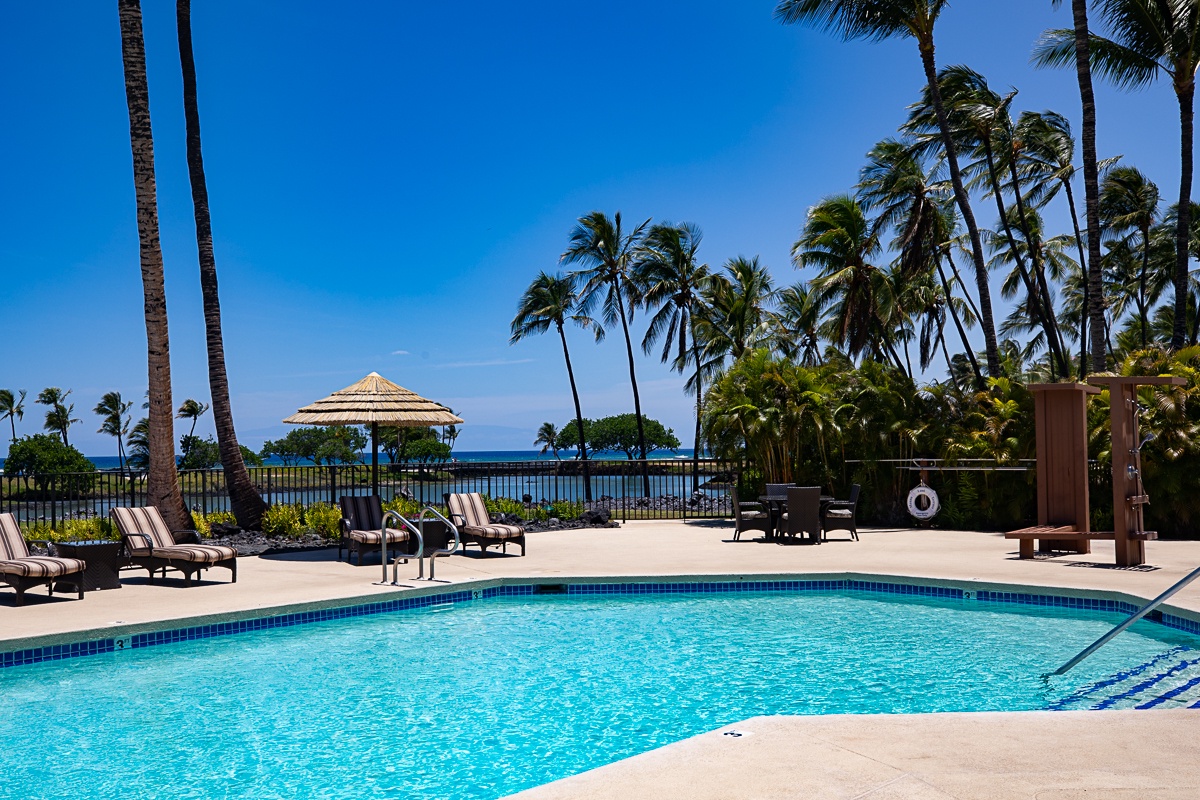 Kamuela Vacation Rentals, Mauna Lani Terrace A303 - Shared Pool
