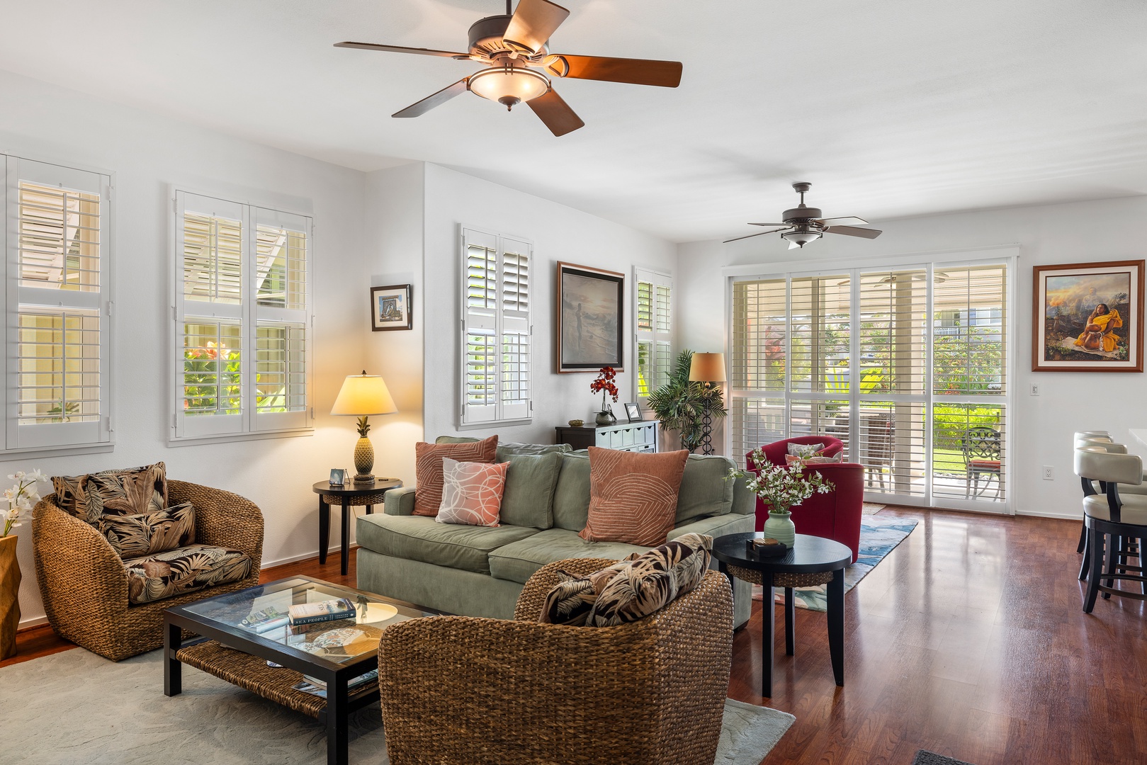 Kapolei Vacation Rentals, Coconut Plantation 1190-1 - An open-concept living space for seamless flow and connection.