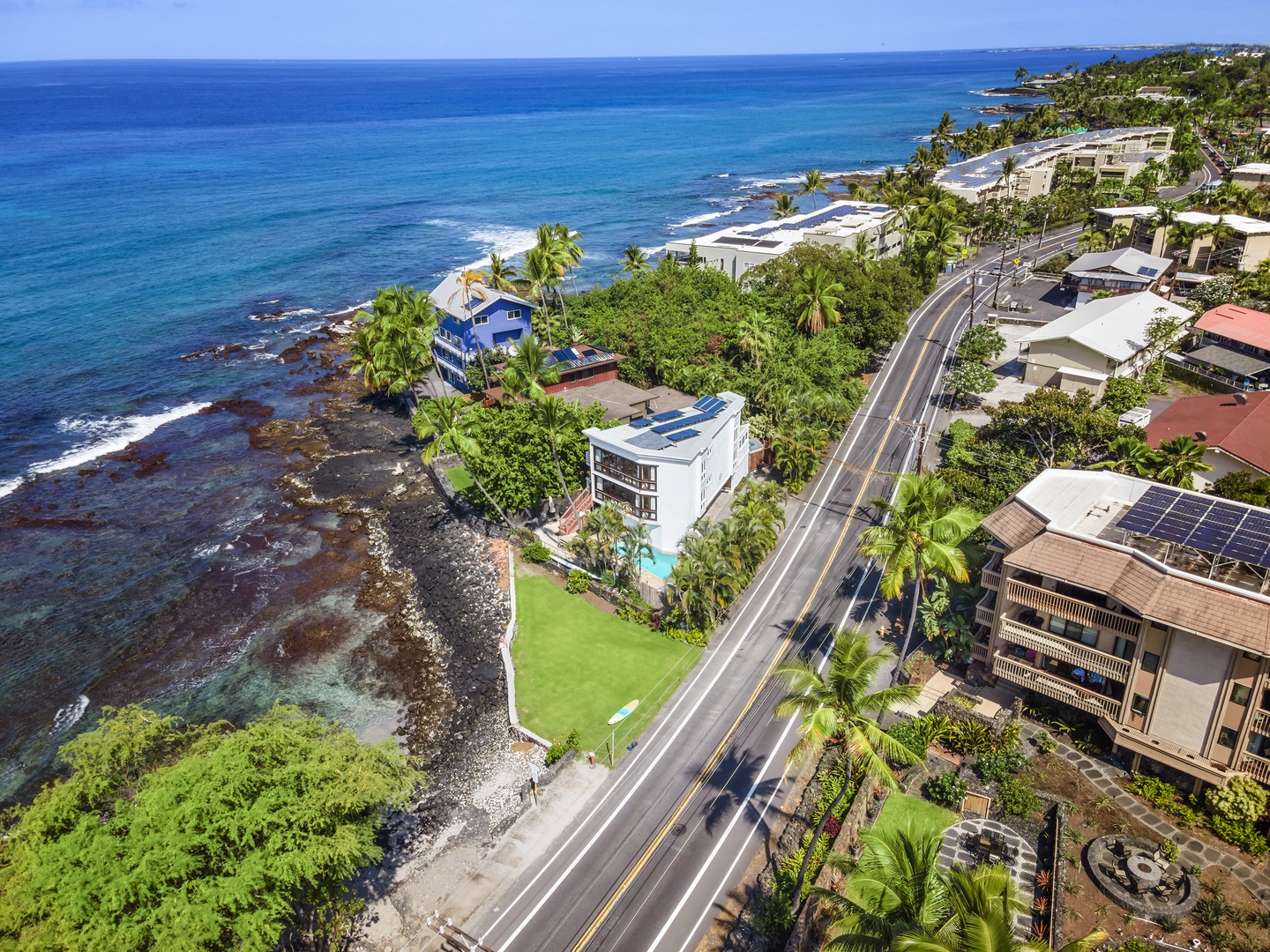 Kailua Kona Vacation Rentals, Kona's Shangri La - Grass is privately owned and not a part of Kona's Shangri La