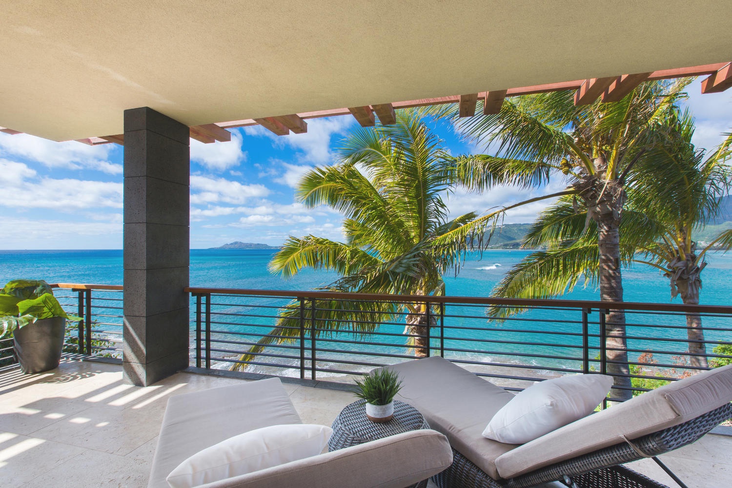 Honolulu Vacation Rentals, Ocean House 4 Bedroom - Primary bedroom lanai views