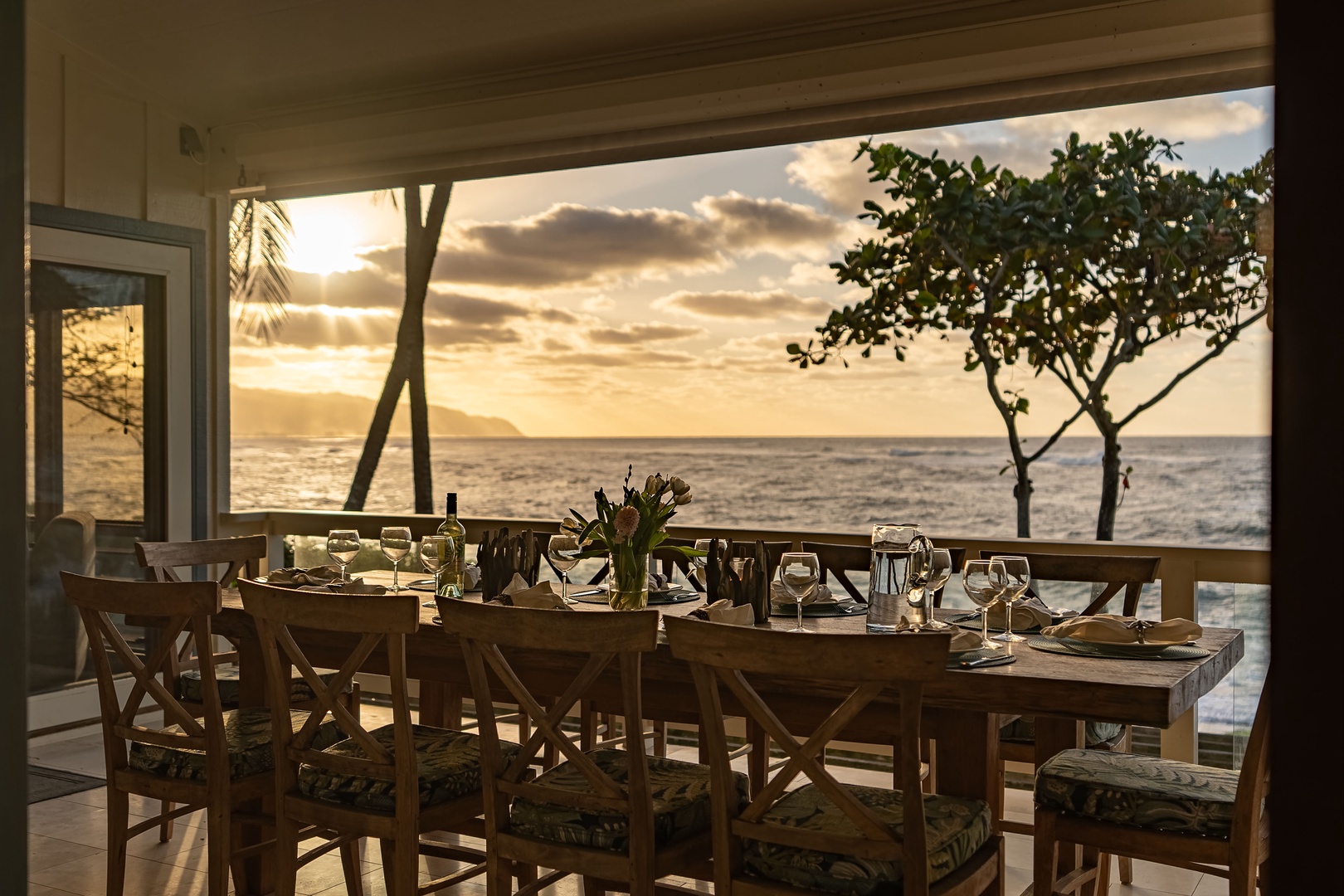 Haleiwa Vacation Rentals, Maluhia Beach House - Dine under the evening sky, where the sunset creates a magical ambiance for unforgettable meals.