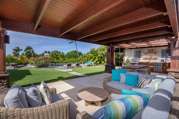 Kamuela Vacation Rentals, Canoe House & Beach Walker at Champion Ridge - Outdoor Lanai.