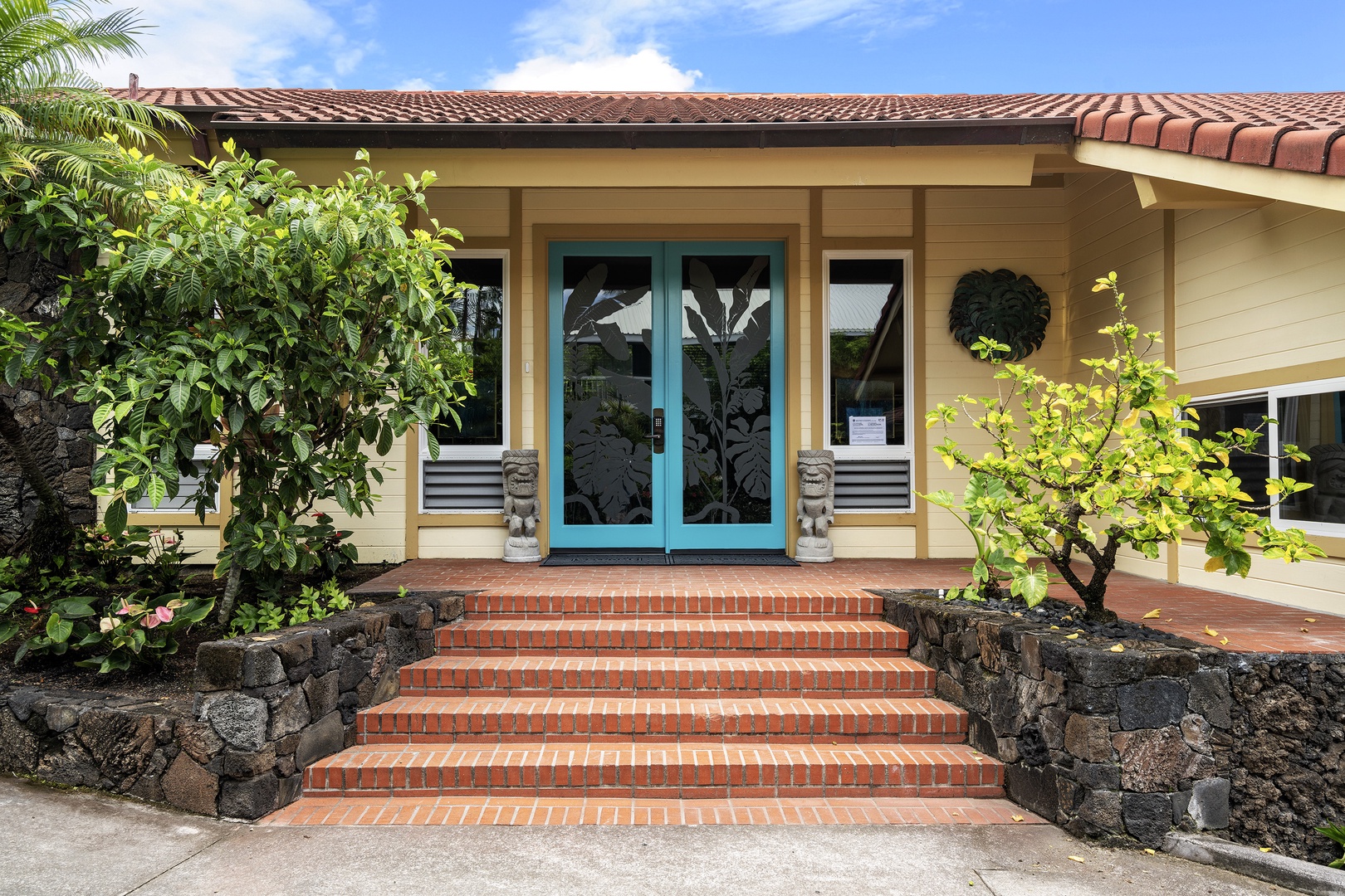 Kailua Kona Vacation Rentals, Hale Pua - Entertainment Room Entrance equipped with keyless entry