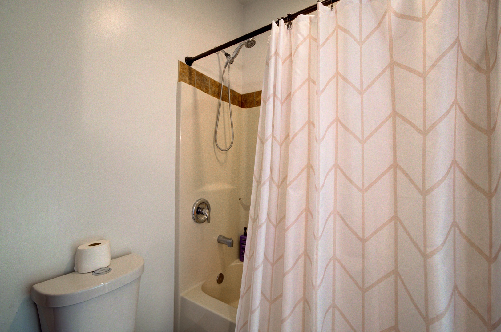 Livingston Vacation Rentals, OFB Sunset Grove - Bathtub perfect to chill after a day out exploring