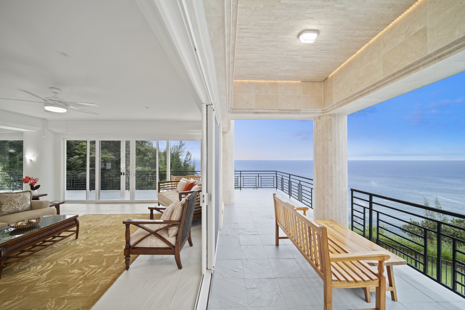 Ninole Vacation Rentals, Waterfalling Estate - Indoor/outdoor living in true island style!
