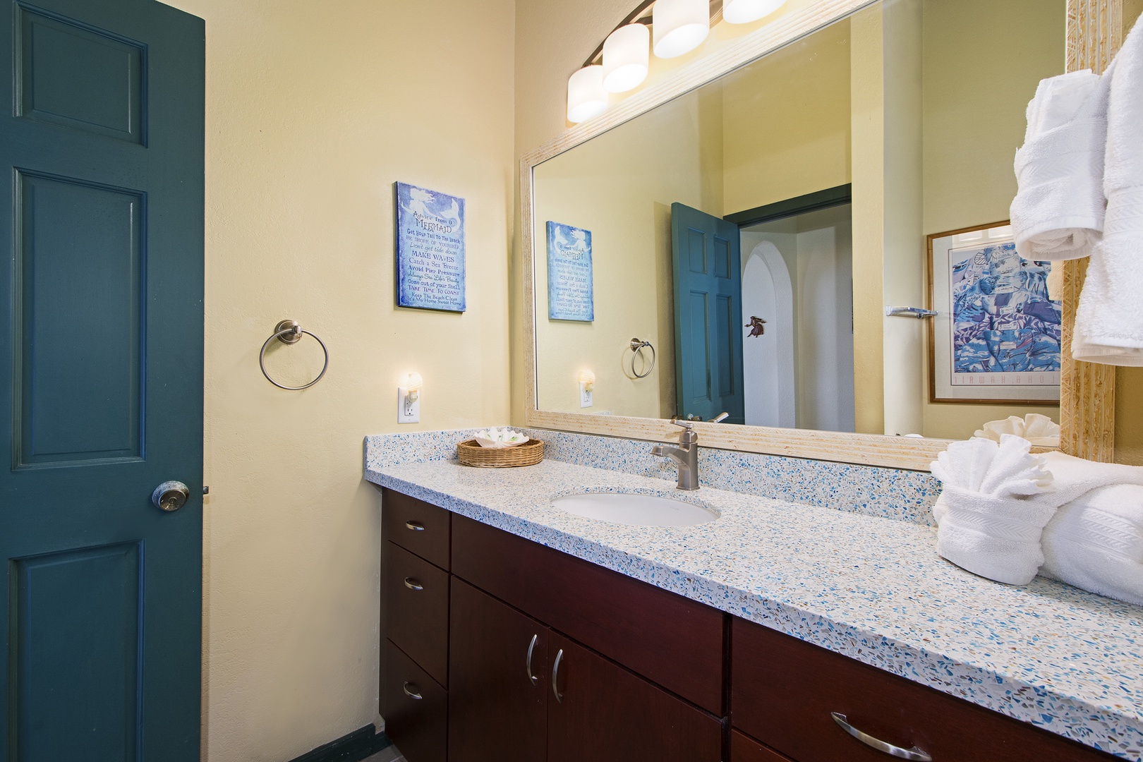 Kailua Kona Vacation Rentals, The Cottage - Newly Remodeled Bathroom!