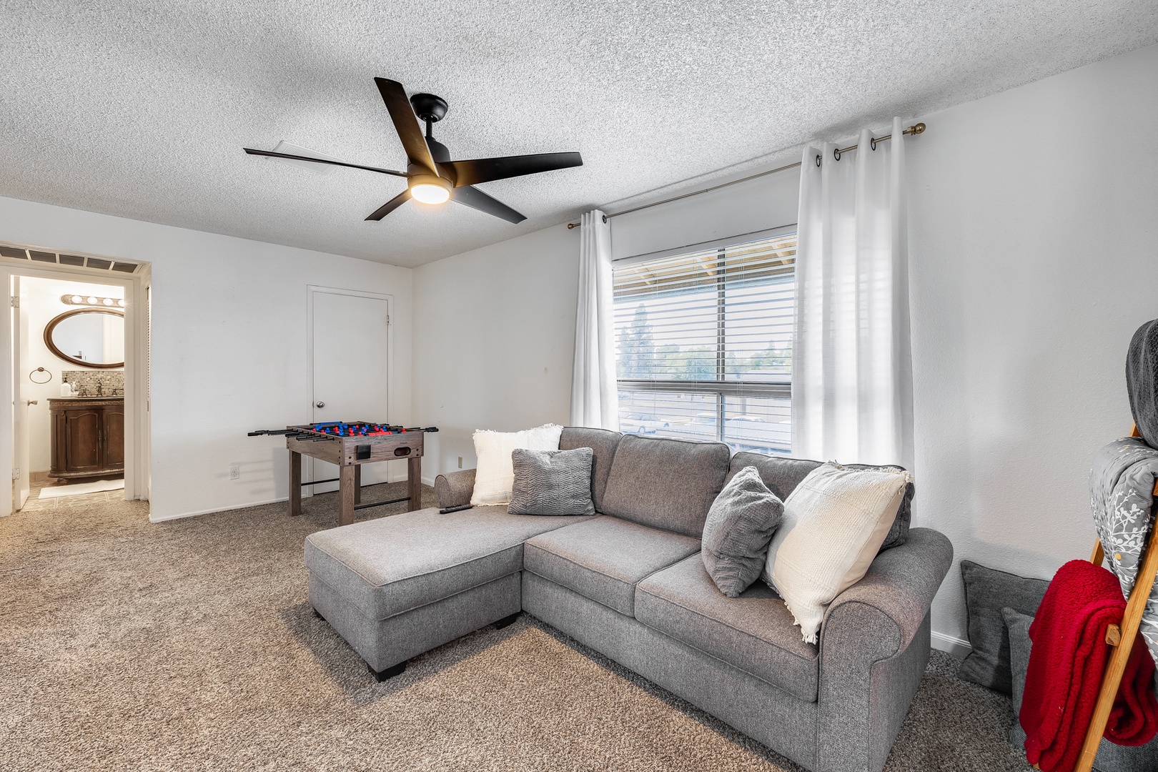 Glendale Vacation Rentals, Condo at the Bell Air - This space can also be used as an additional sleeping space