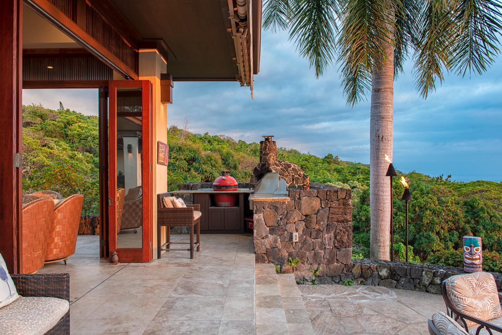 Kailua Kona Vacation Rentals, Hale Wailele** - Kamado Joe charcoal grill, and wood-fired pizza oven