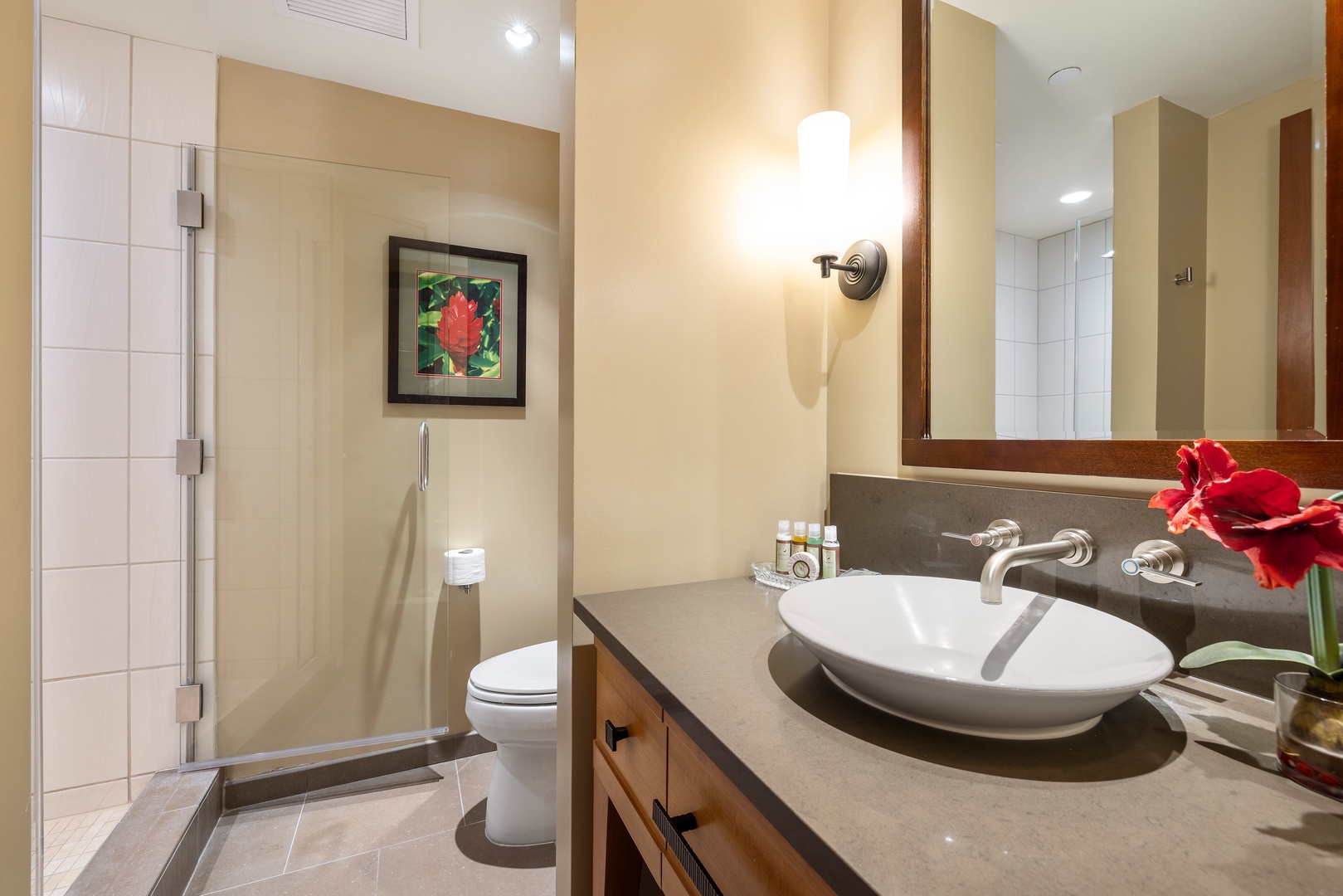 Kapolei Vacation Rentals, Ko Olina Beach Villas B107 - The second guest bathroom is a full bathroom.