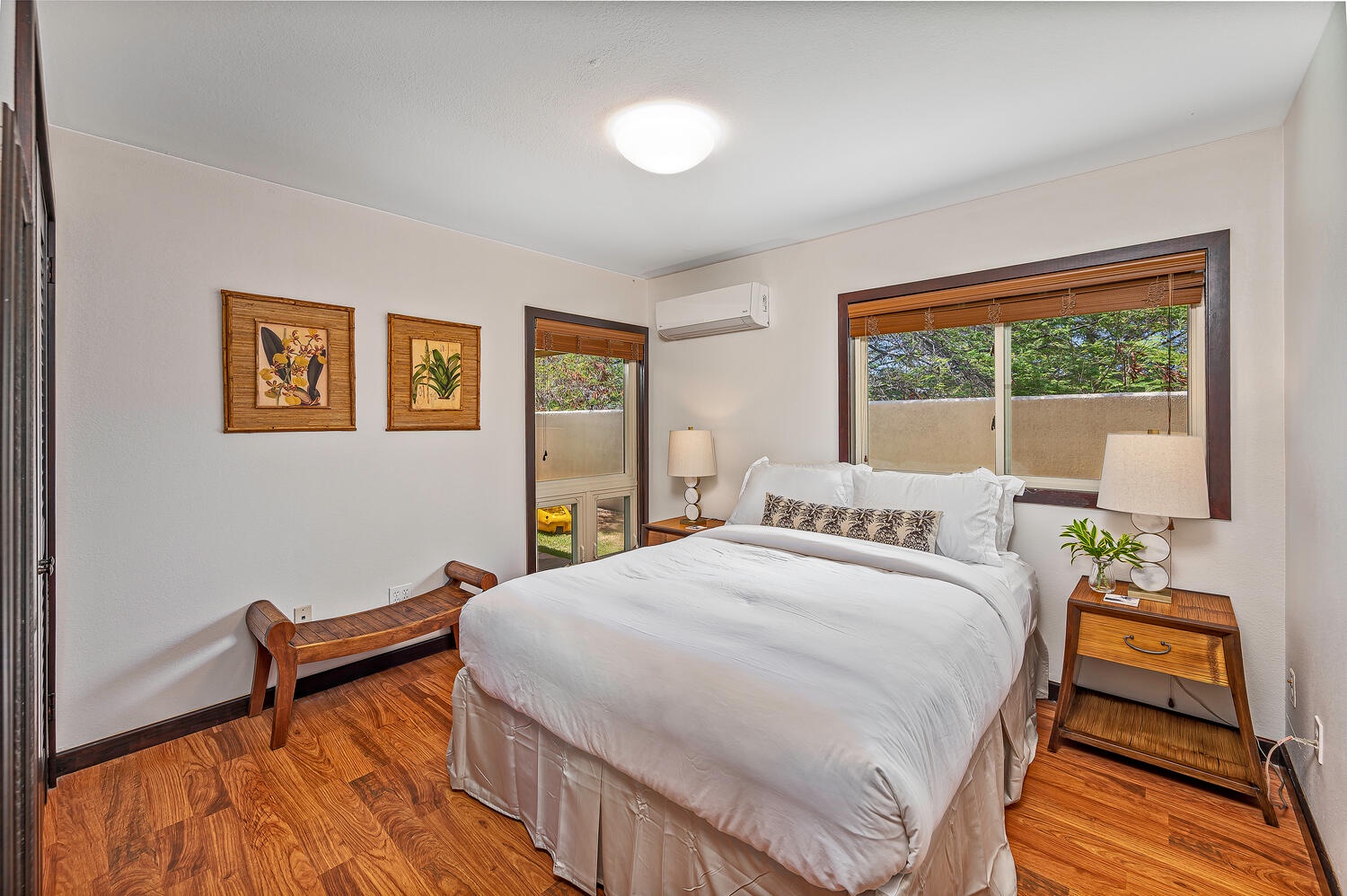 Honolulu Vacation Rentals, Nani Wai - Bedroom 2, queen bed