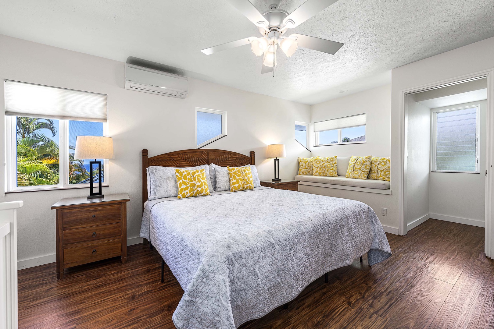 Kailua-Kona Vacation Rentals, Honu Hale - Upstairs Junior Primary equipped with King bed and A/C