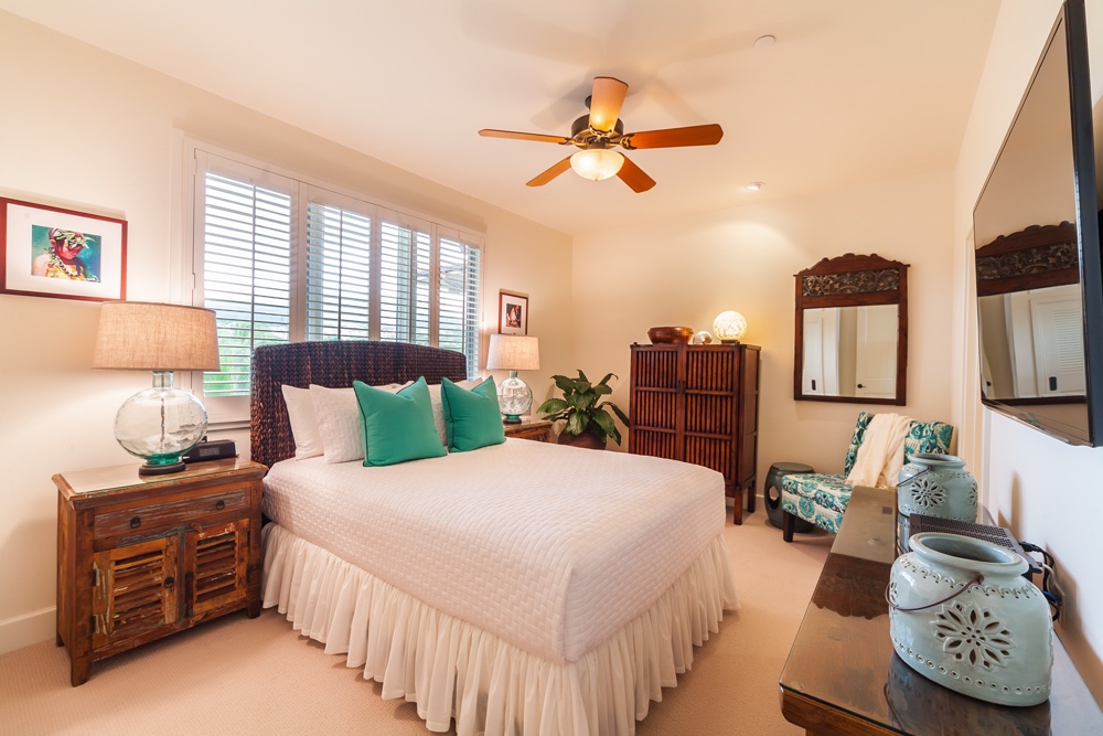 Wailea Vacation Rentals, Pacific Paradise Suite J505 at Wailea Beach Villas* - Third Queen Bedroom with an En-Suite Bath