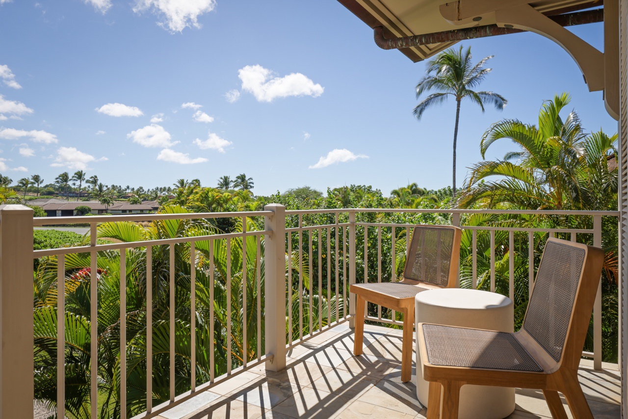 Kailua Kona Vacation Rentals, 3BD Ka'Ulu Villa (109A) at Hualalai Resort - Seating area off of the third bedroom.