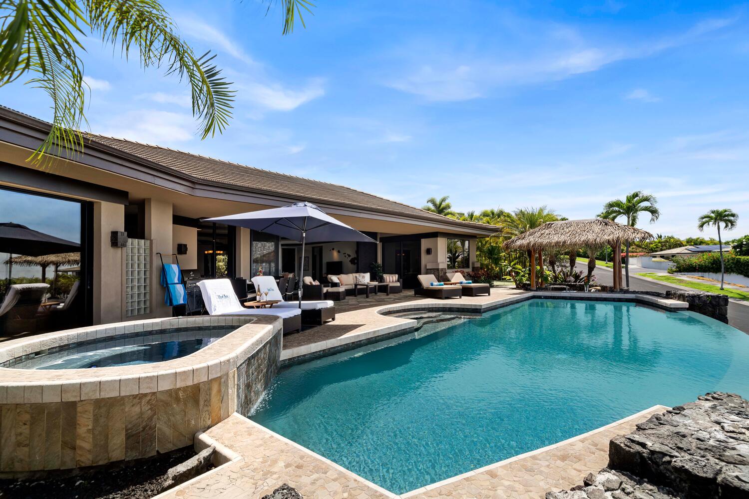 Kailua Kona Vacation Rentals, Island Oasis - Soak under the Hawaiian sun.