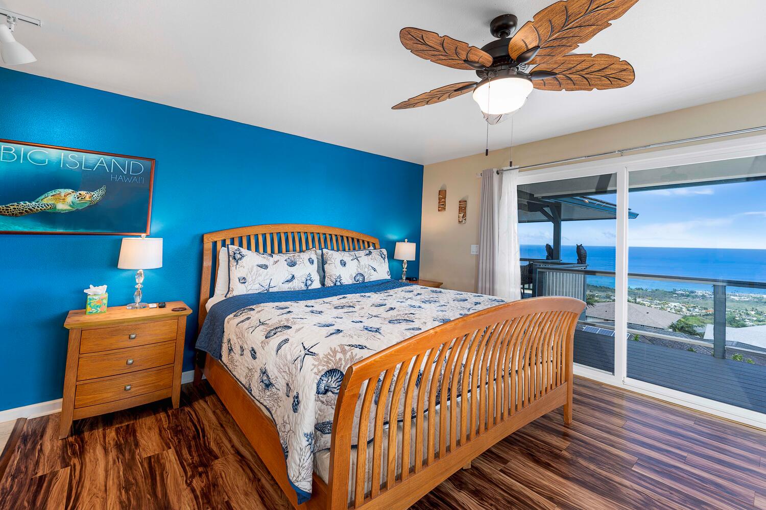 Kailua Kona Vacation Rentals, Honu O Kai (Turtle of the Sea) - The Primary Suite is located on the main living floor.