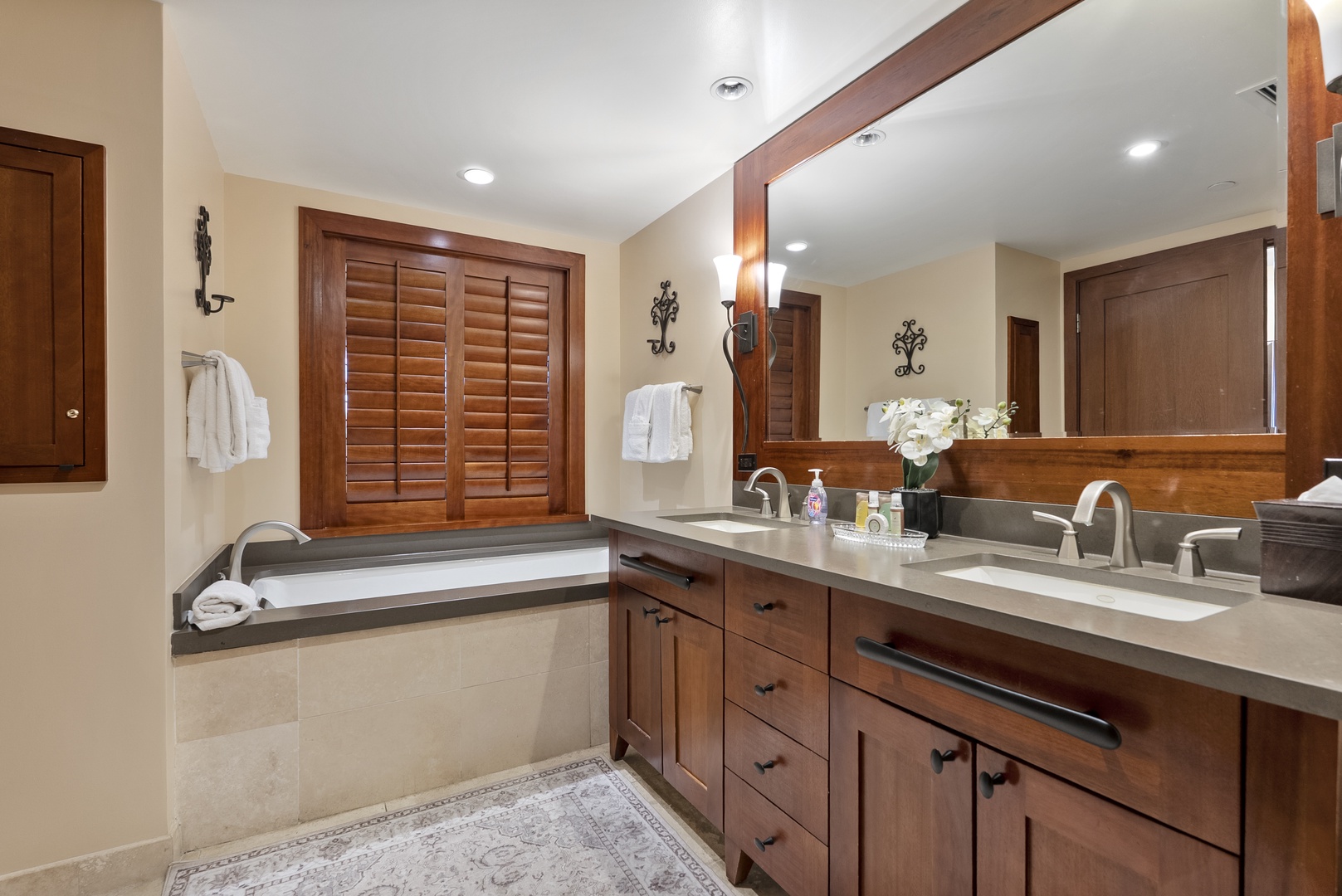 Kapolei Vacation Rentals, Ko Olina Beach Villas O1404 - Run the soaking tub with the shutters half-open and the towels close by.
