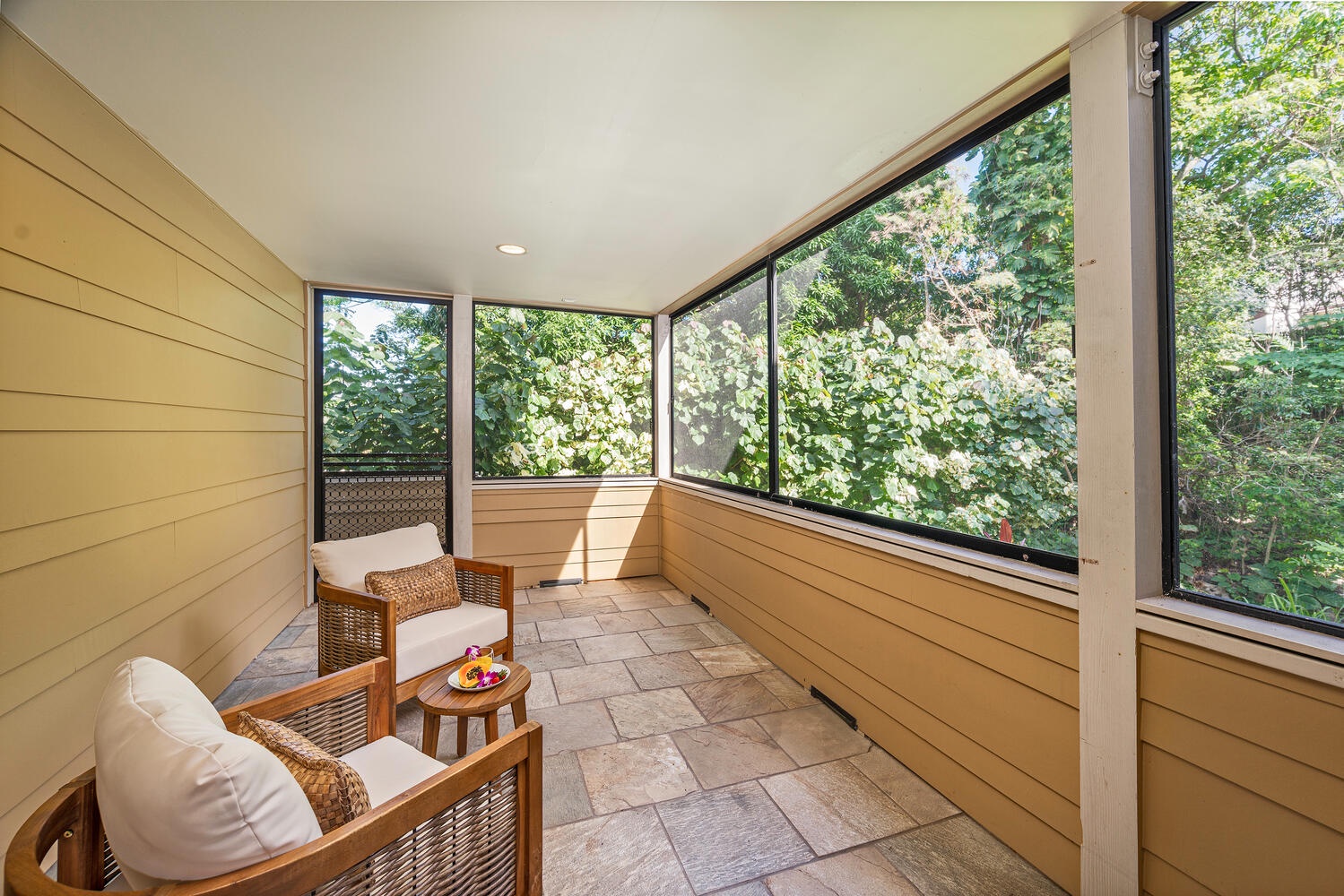 Kailua Vacation Rentals, Hale Honi La - Lower level primary indoor/outdoor lanai