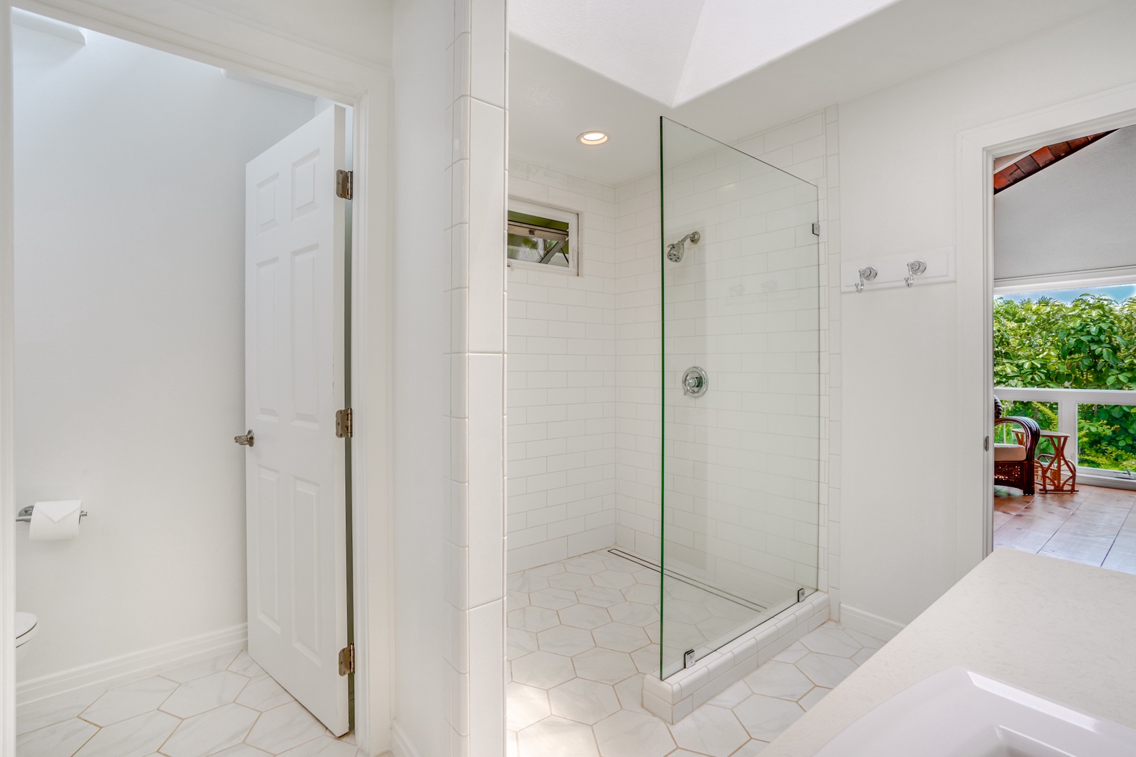 Princeville Vacation Rentals, Wai Lani - Walk-in shower