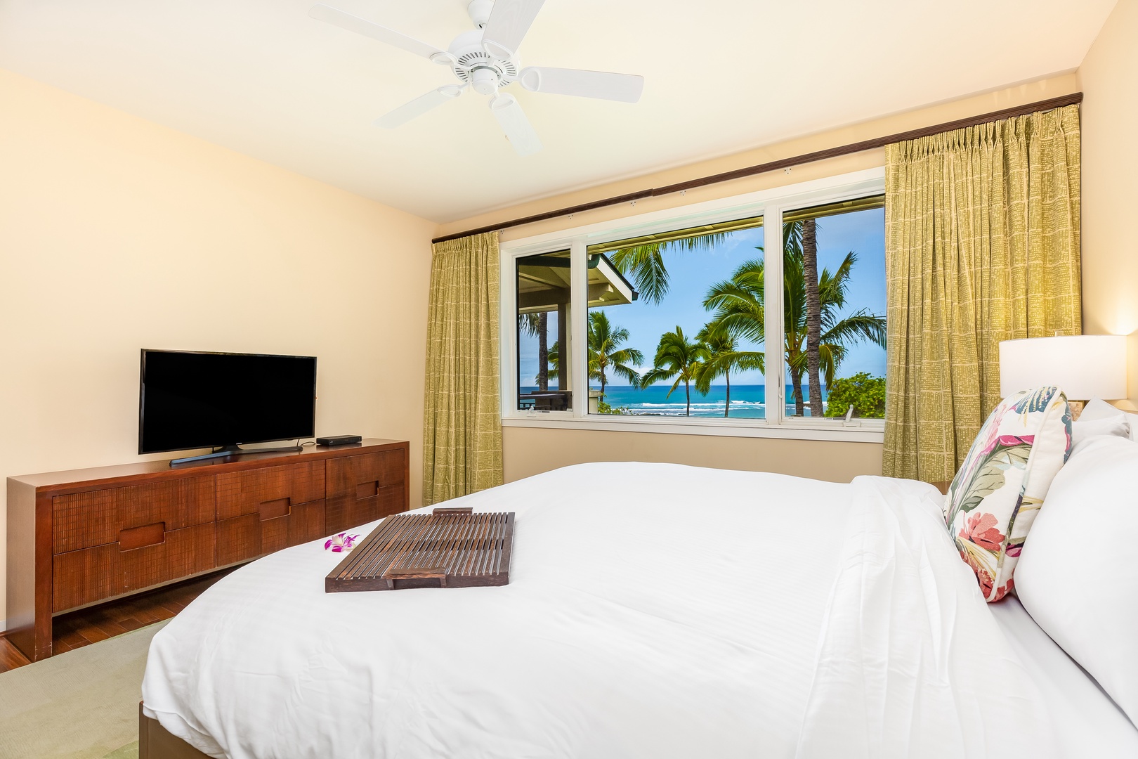 Kahuku Vacation Rentals, OFB Turtle Bay Villas 301 - Guest bedroom