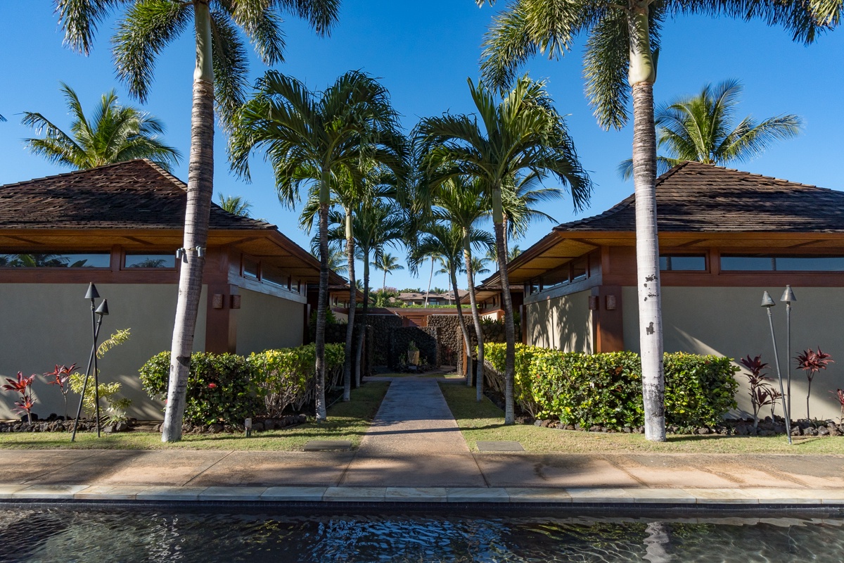 Kamuela Vacation Rentals, Artevilla- Hawaii* - Dramatic entryway