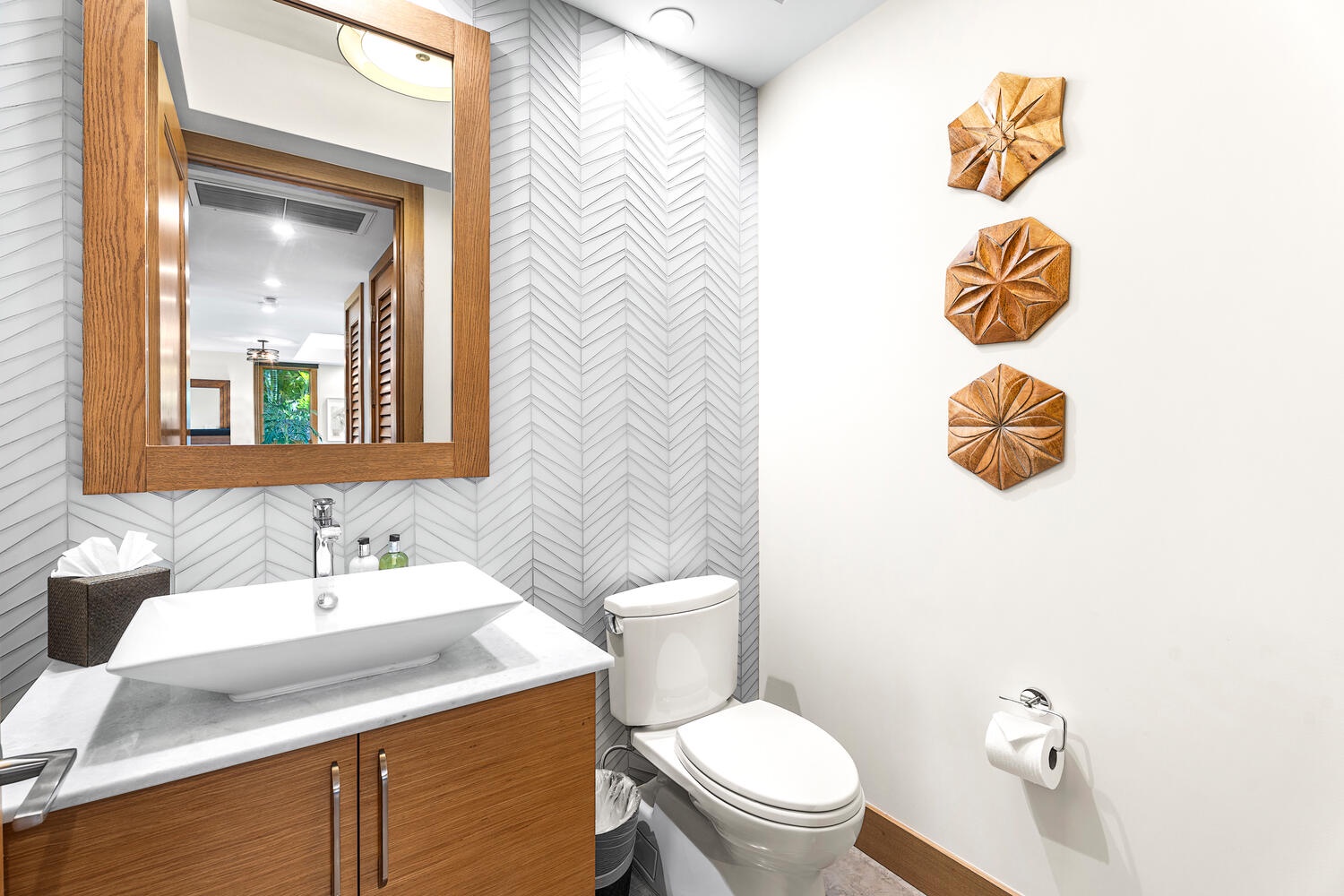 Kamuela Vacation Rentals, Laule'a Ohana Retreat - Stylish powder room with modern finishes located just off the main living area at Laule'a #14.