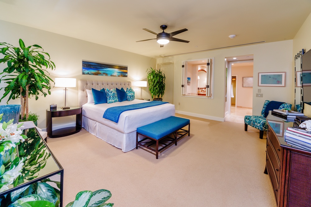 Wailea Vacation Rentals, Sea Breeze Suite J405 at Wailea Beach Villas* - Second Bedroom with King Bed and Private Bath