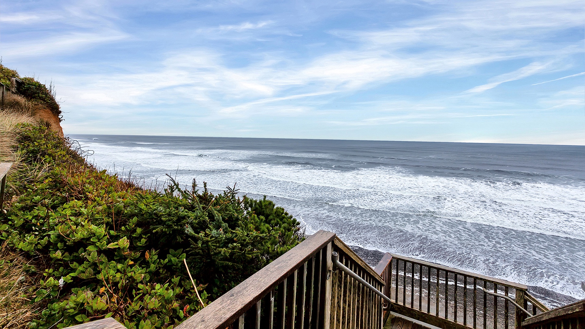 Lincoln City Vacation Rentals, Ohana Beach Park - Take a walk and watch the waves roll in