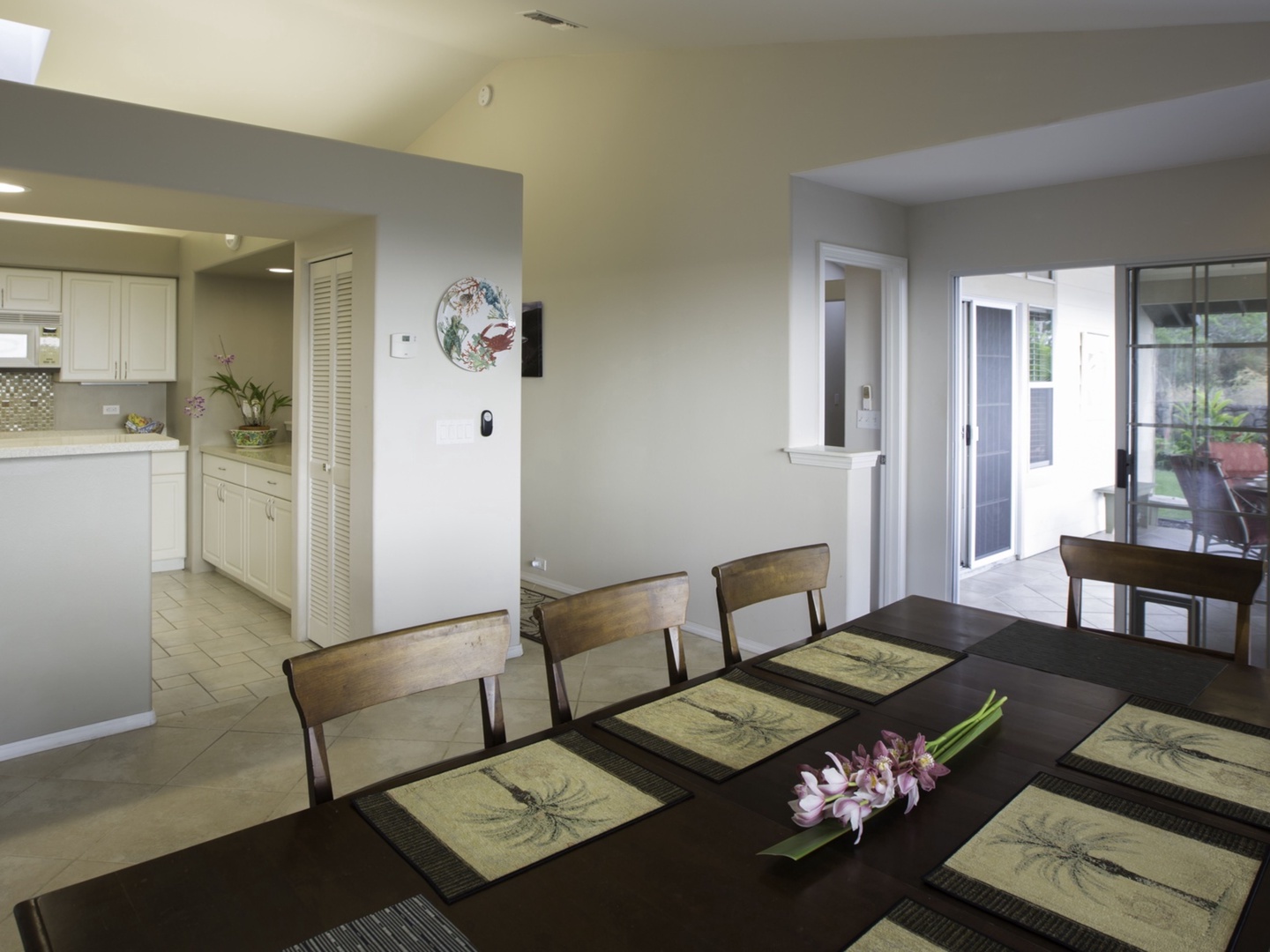 Kailua Kona Vacation Rentals, Hale Alaula - Ocean View - Dining table for eight, adjacent to the kitchen.