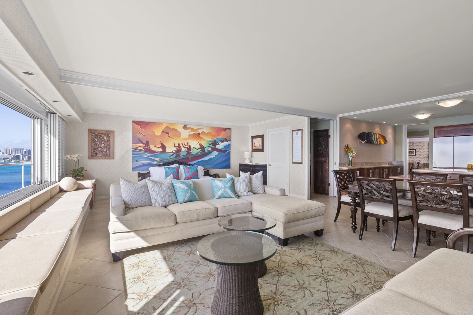 Honolulu Vacation Rentals, Hale Kaimana - Unique mural complementing ocean-facing lounge.