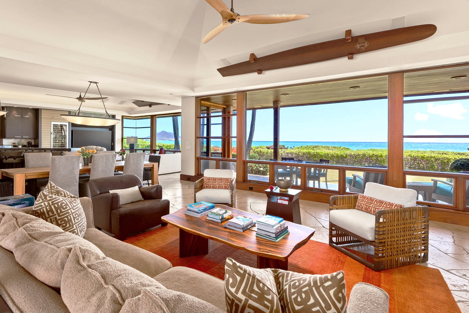 Kailua Vacation Rentals, Kailua Sands - Spacious living room opening to the lanai.