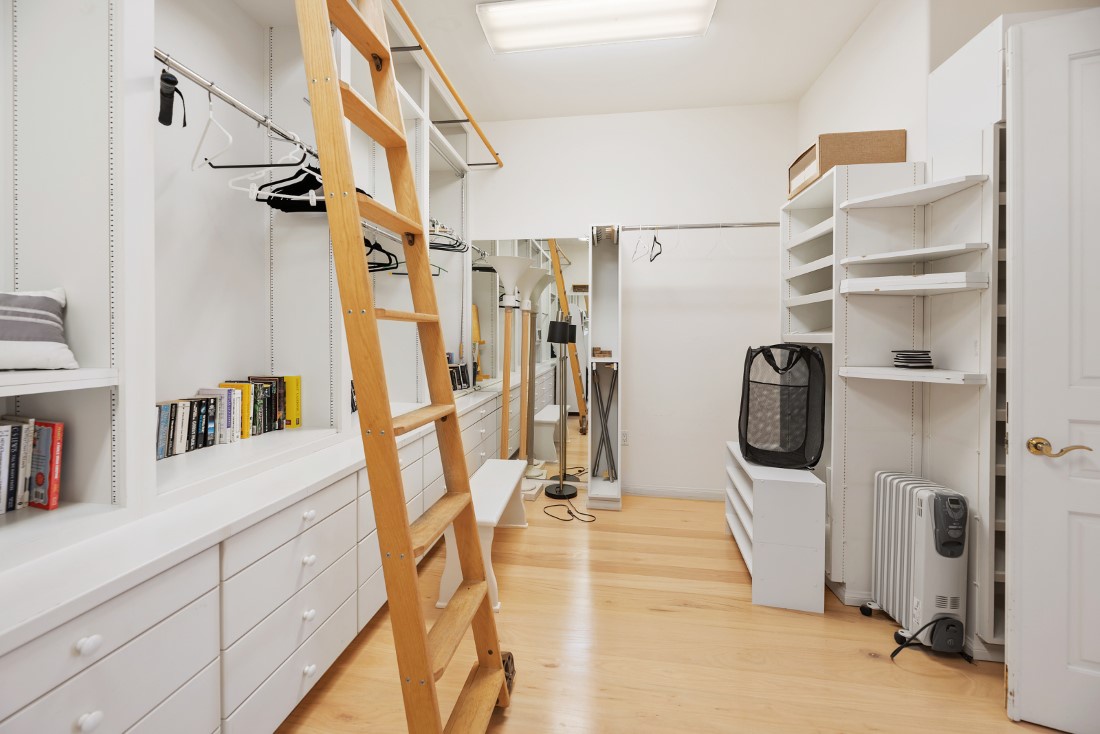 La Jolla Vacation Rentals, Sunset Villa I - Large Primary closet