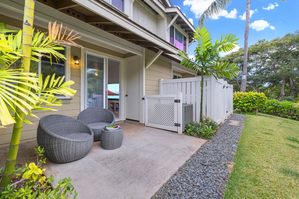 Kapolei Vacation Rentals, Hillside Villas 1534-2 - Enjoy fun conversations at the lanai with lush and relaxed outdoor views