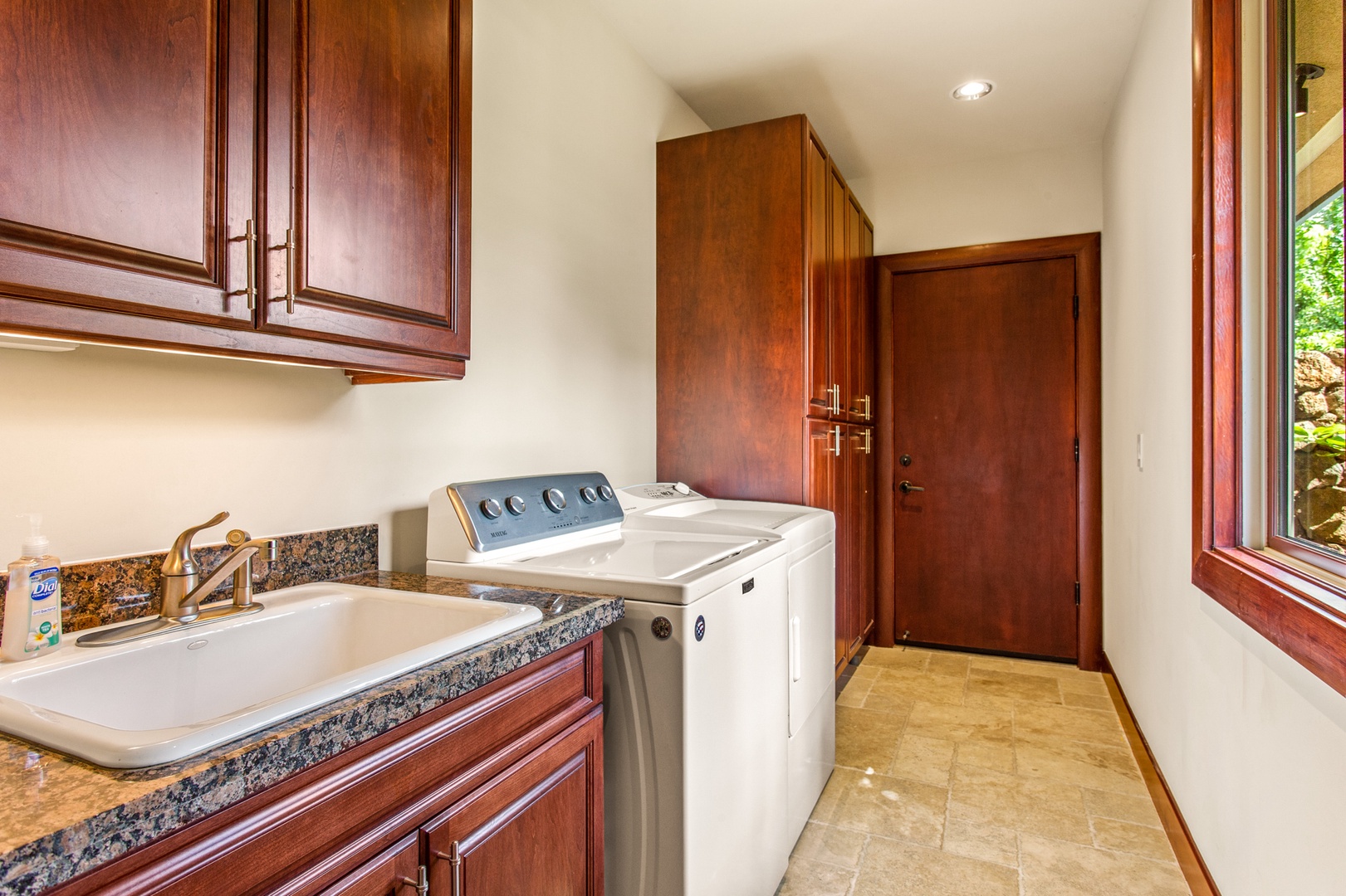 Kamuela Vacation Rentals, 3BD Wai'ula'ula Villa (312) at Mauna Kea Resort - In-villa laundry with washer, dryer, and storage for effortless long-stay convenience.