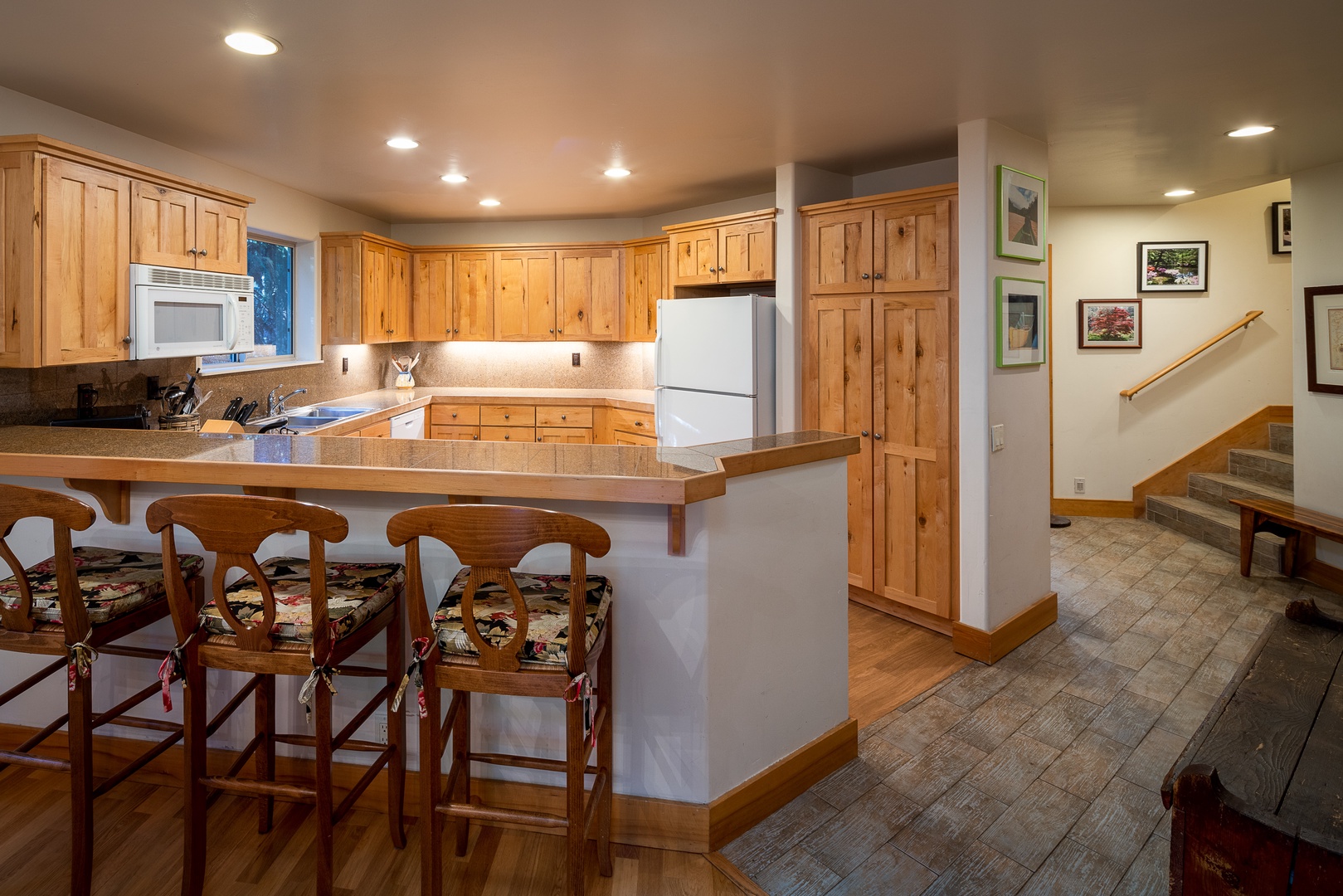 Ketchum Vacation Rentals, Bridgepoint Charm - Keep the chef company at the breakfast bar