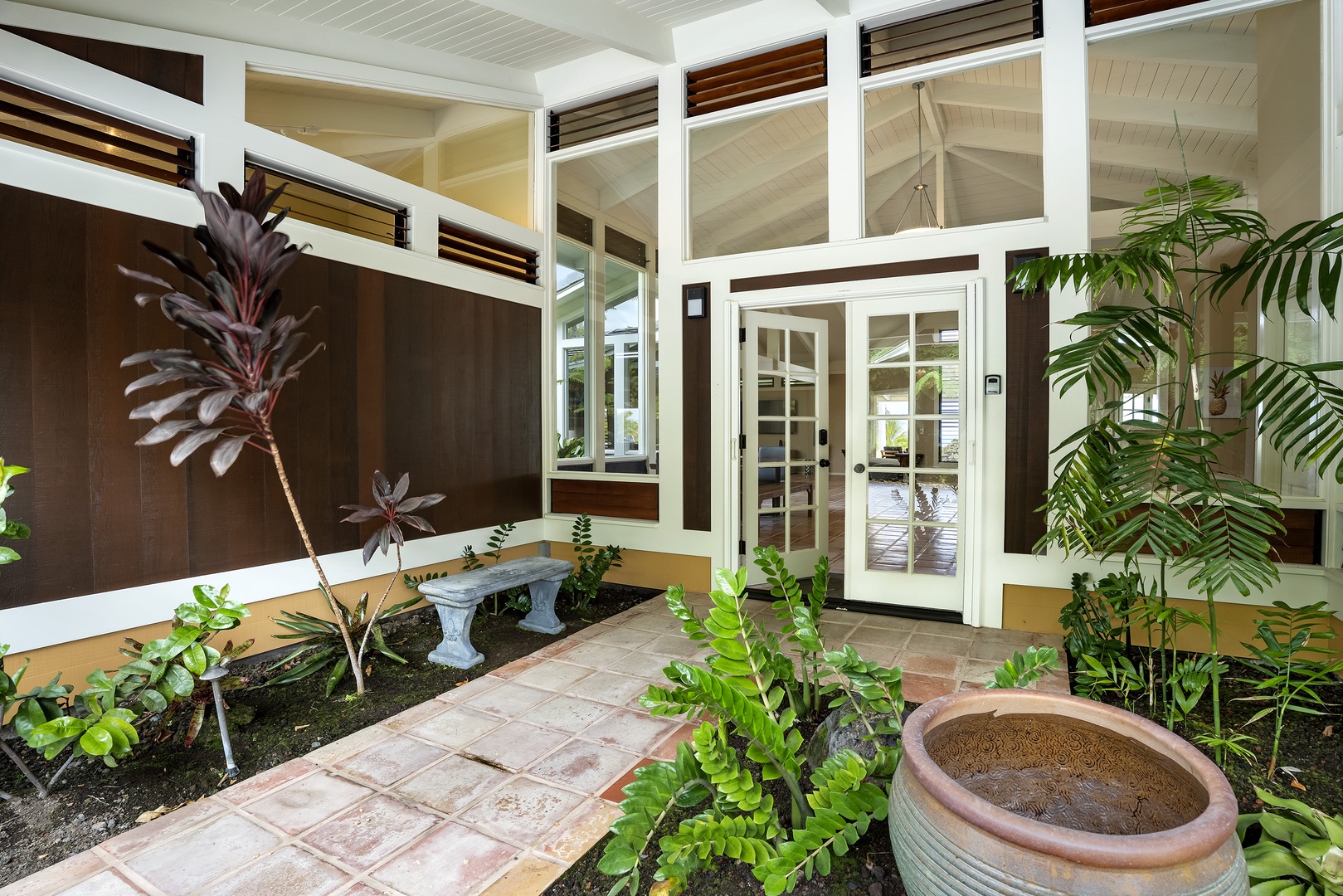 Kailua Kona Vacation Rentals, Pineapple House - Keyless entry equipped front door