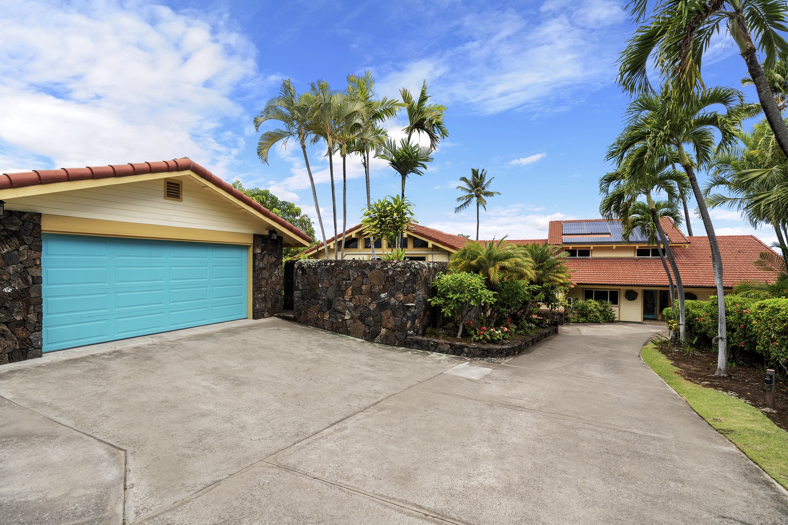 Kailua Kona Vacation Rentals, Hale Pua - (Garage inaccessible to guests)